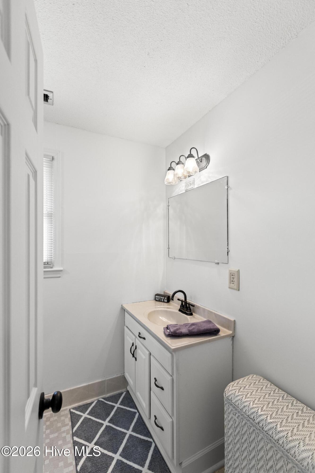 100552861 | Photo 32