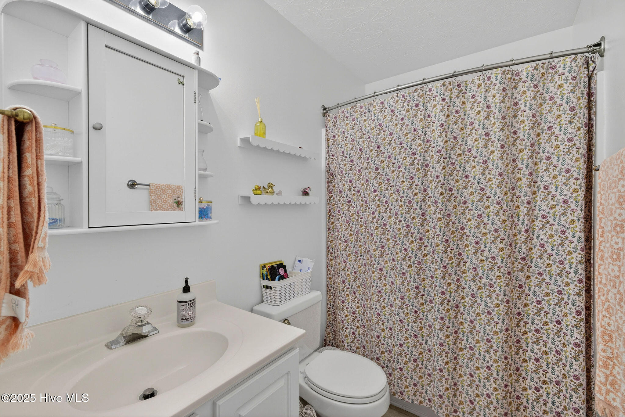 100543269 | Photo 26