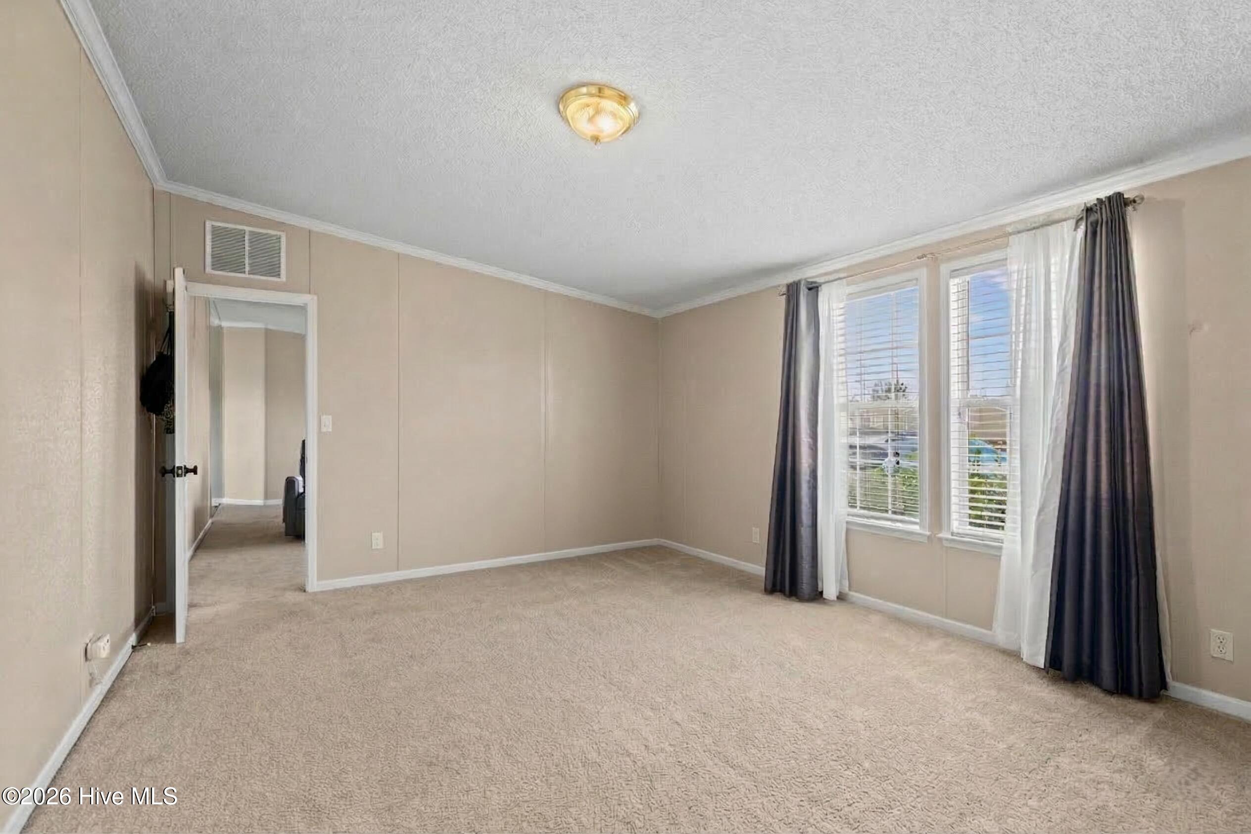 100561746 | Photo 22