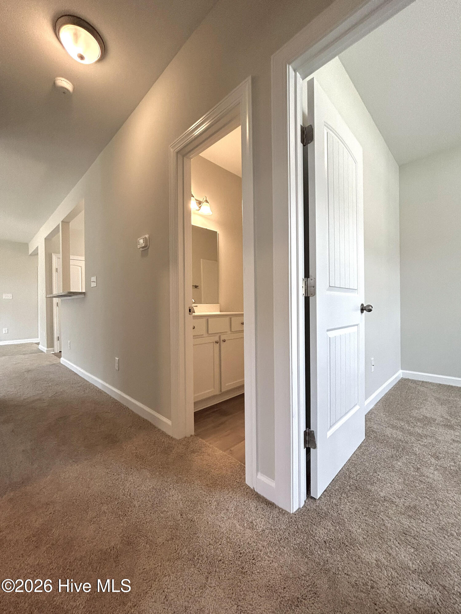 100560362 | Photo 42