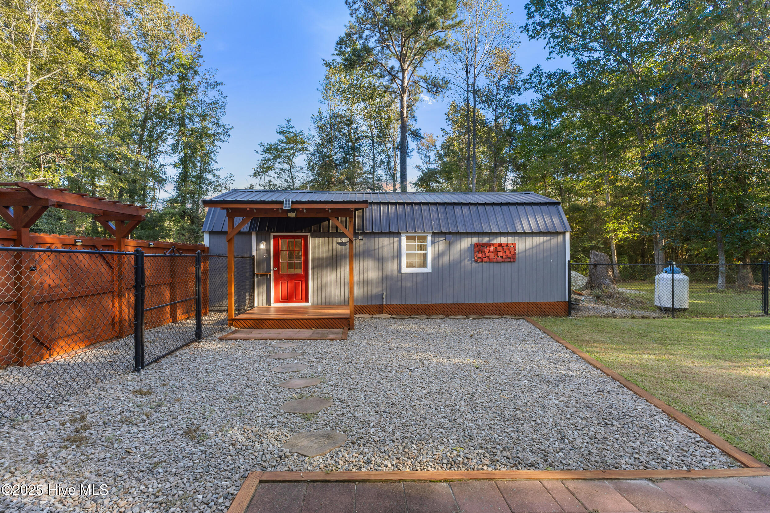 100556103 | Photo 43