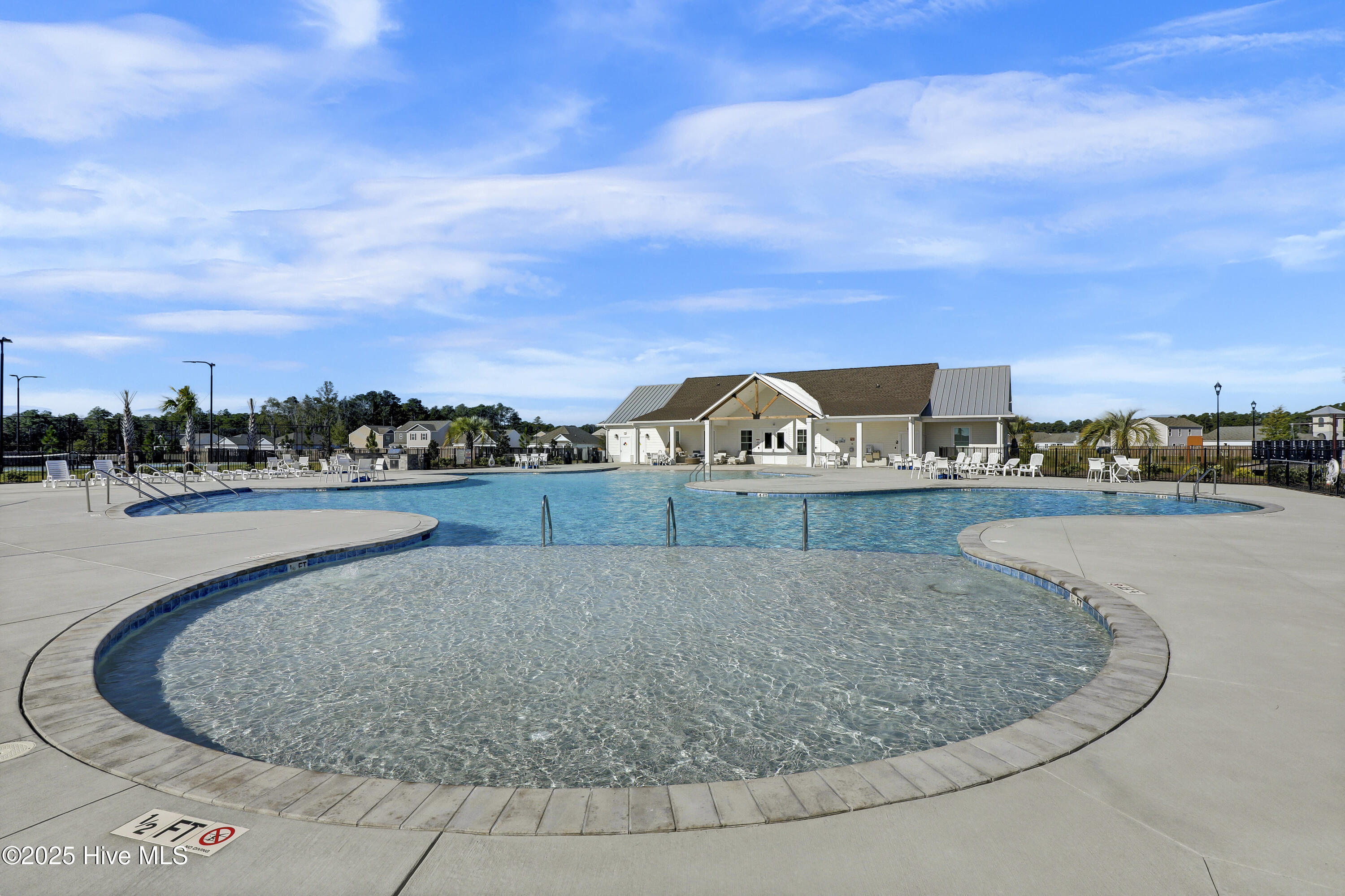 100536874 | Photo 35