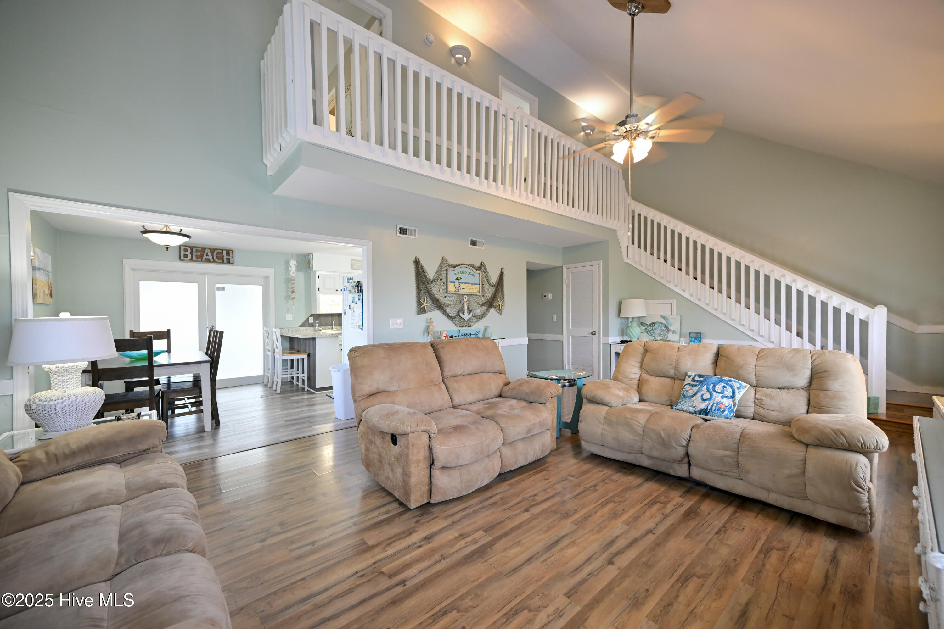 100495129 | Photo 14