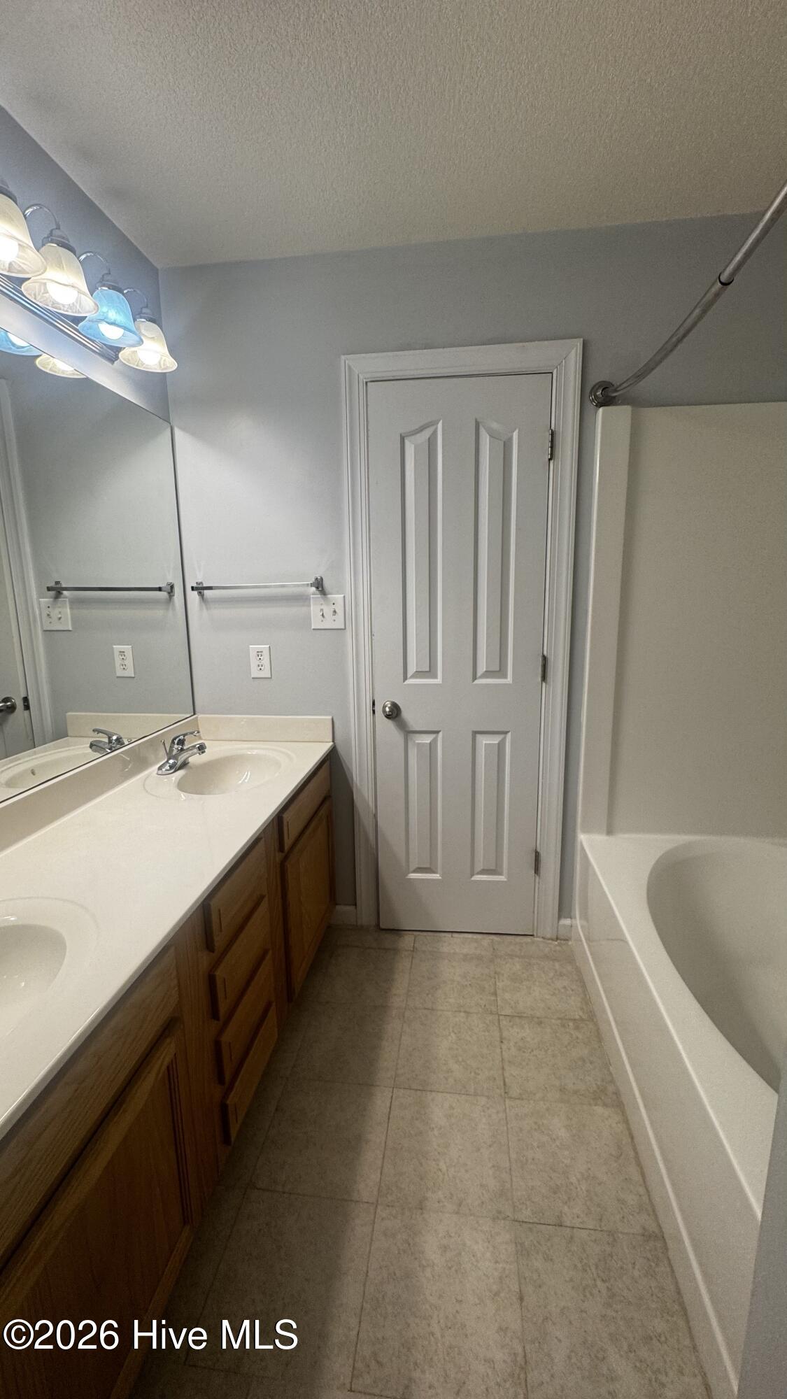 100547504 | Photo 14