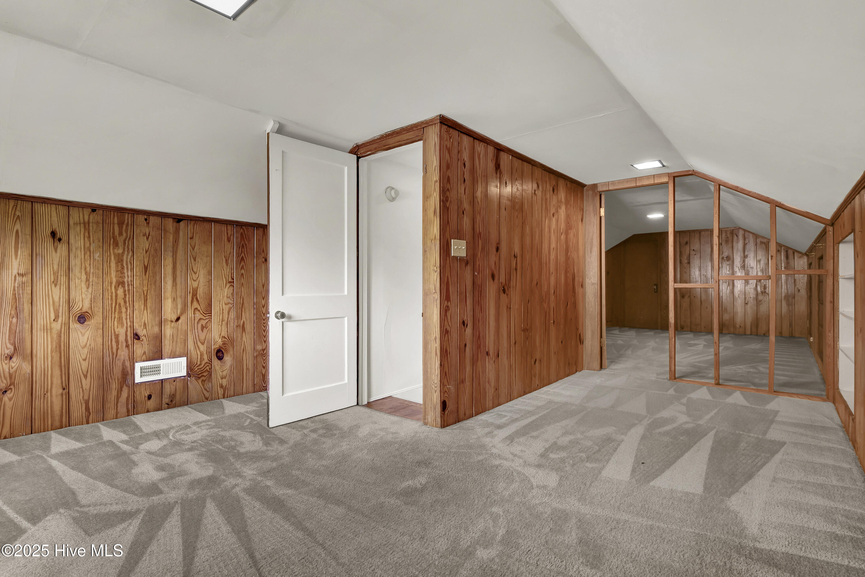 100564698 | Photo 40