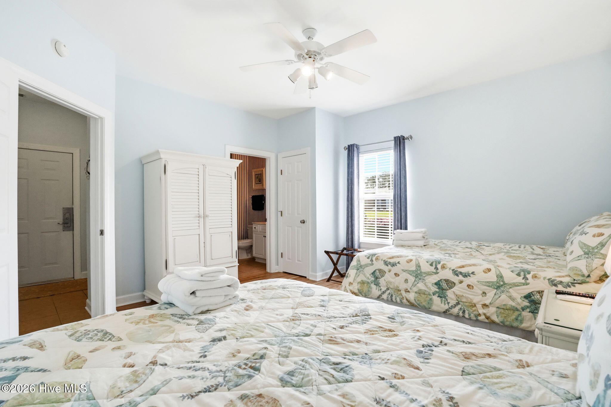 100565288 | Photo 31