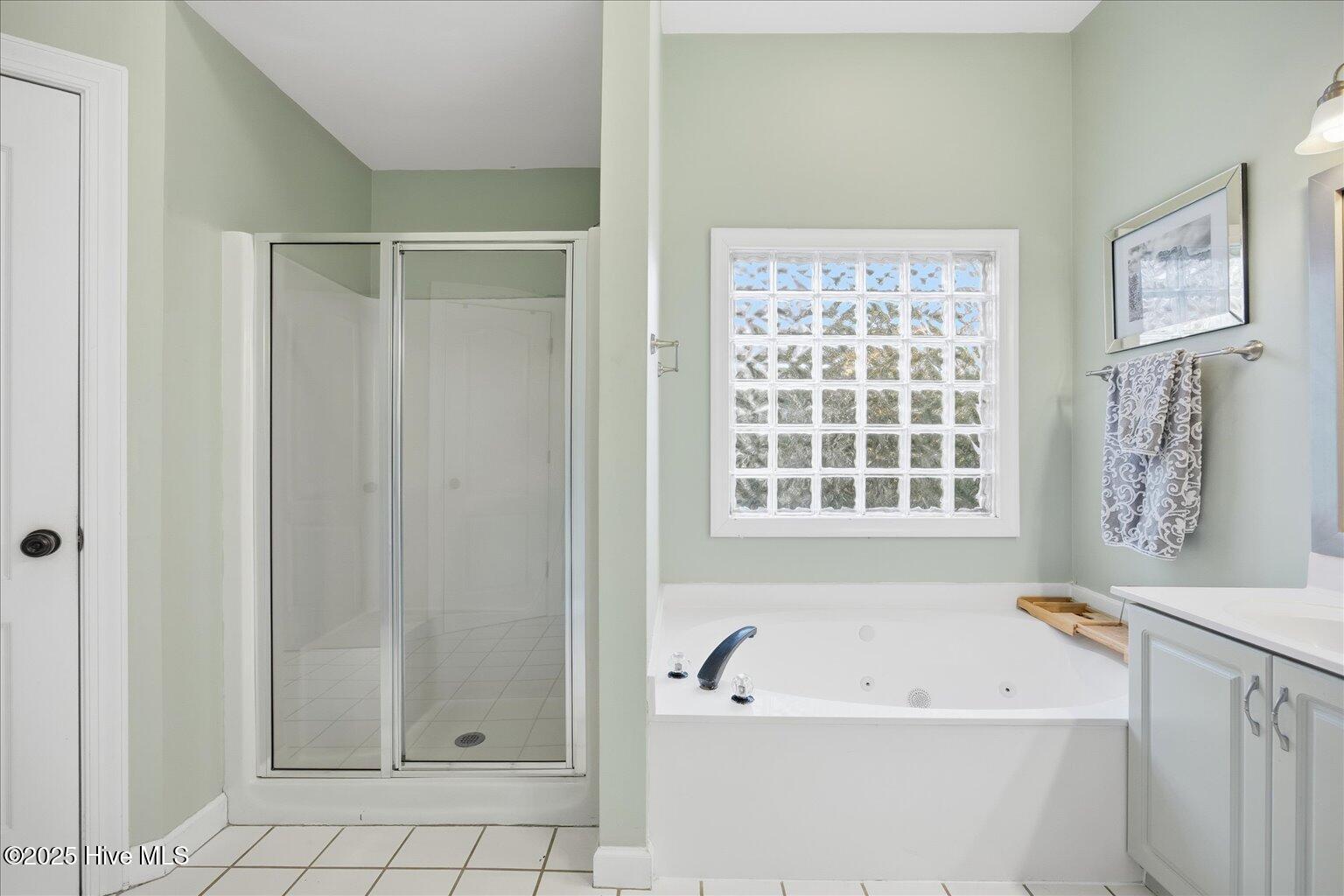 100542607 | Photo 23