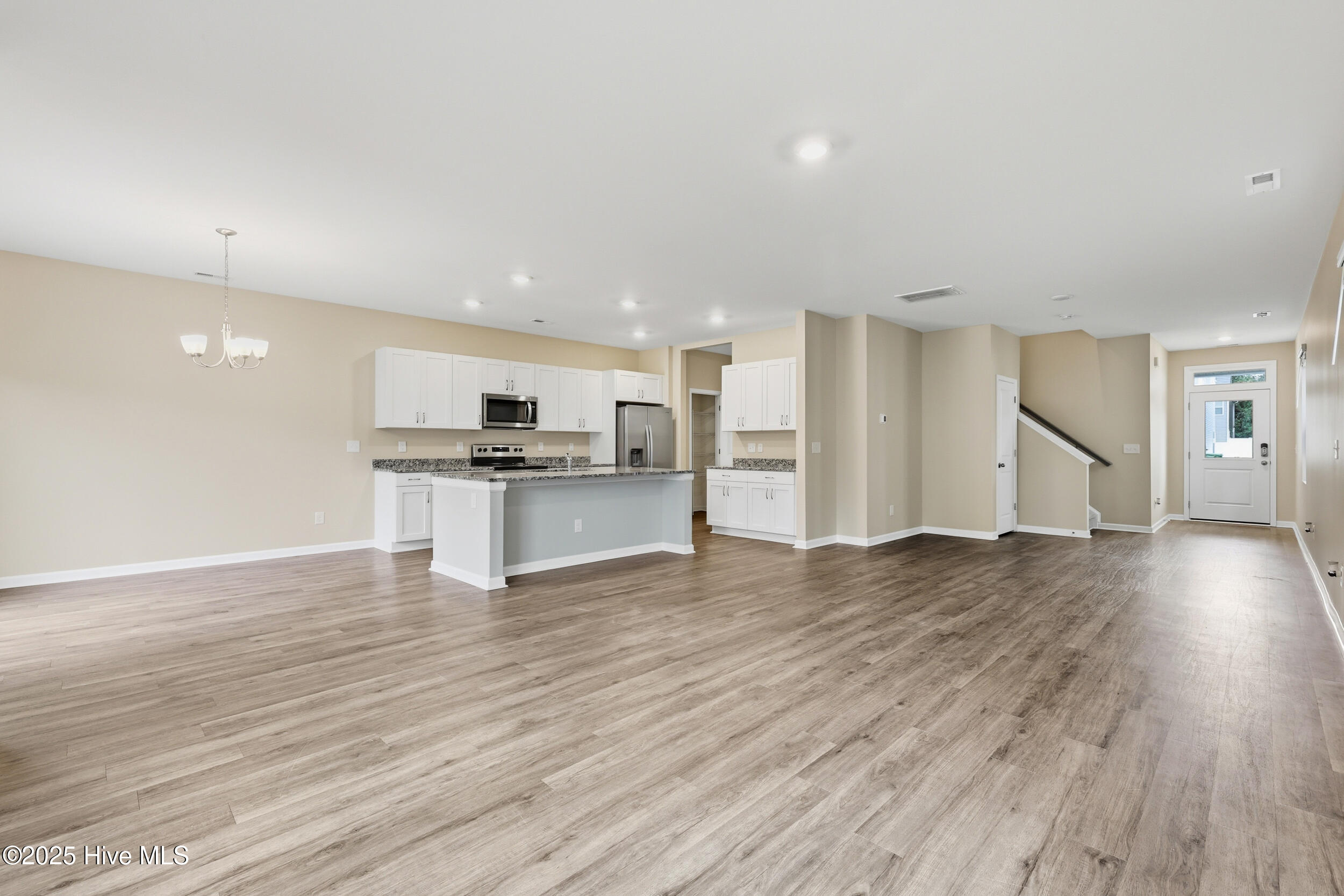 1605 Corbett Street, Wilmington, NC 28401 – photo 6: 6_img_9107
