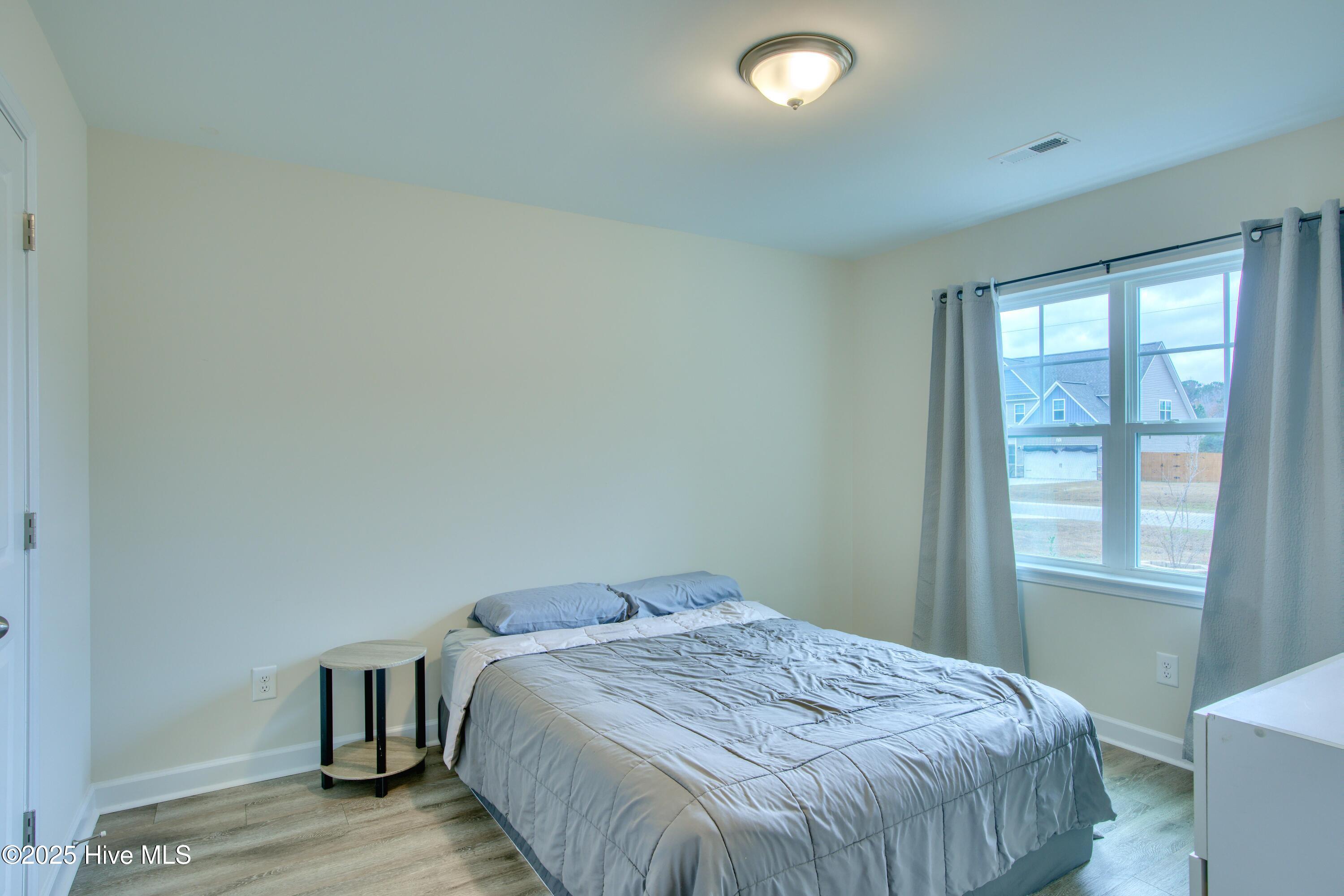 100544768 | Photo 18