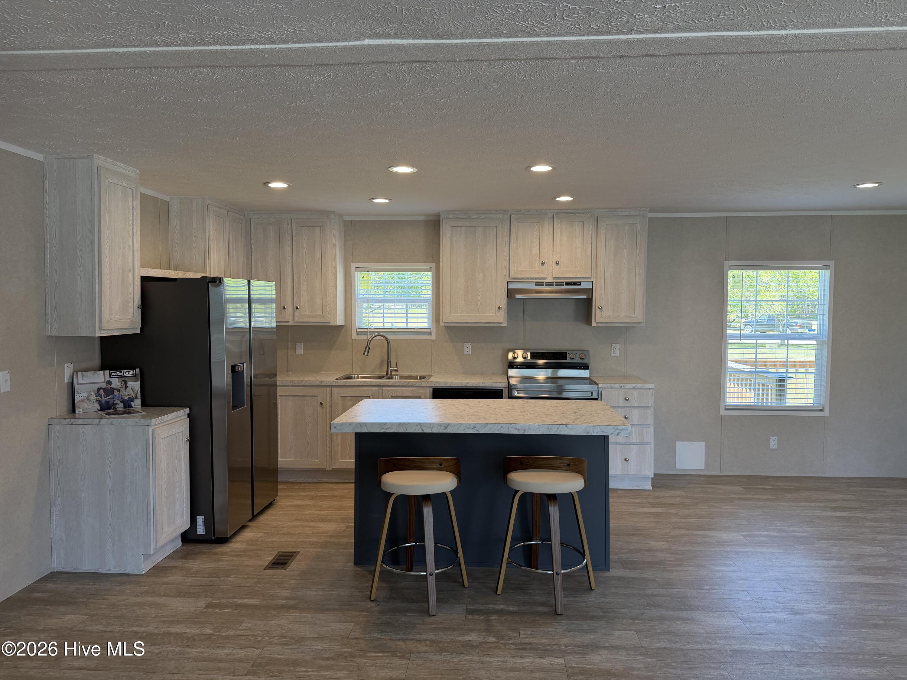 100557065 | Photo 10