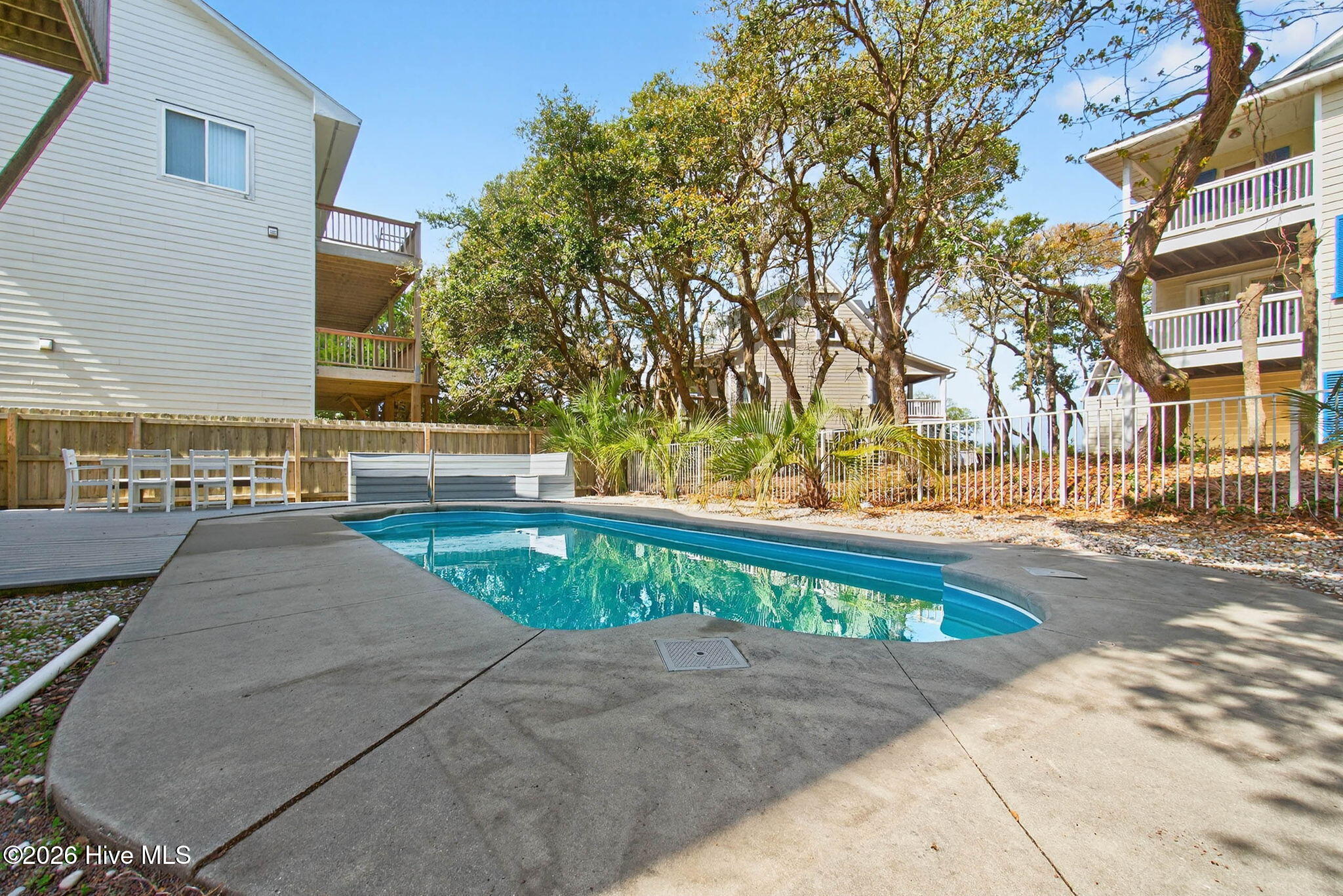 100564791 | Photo 26