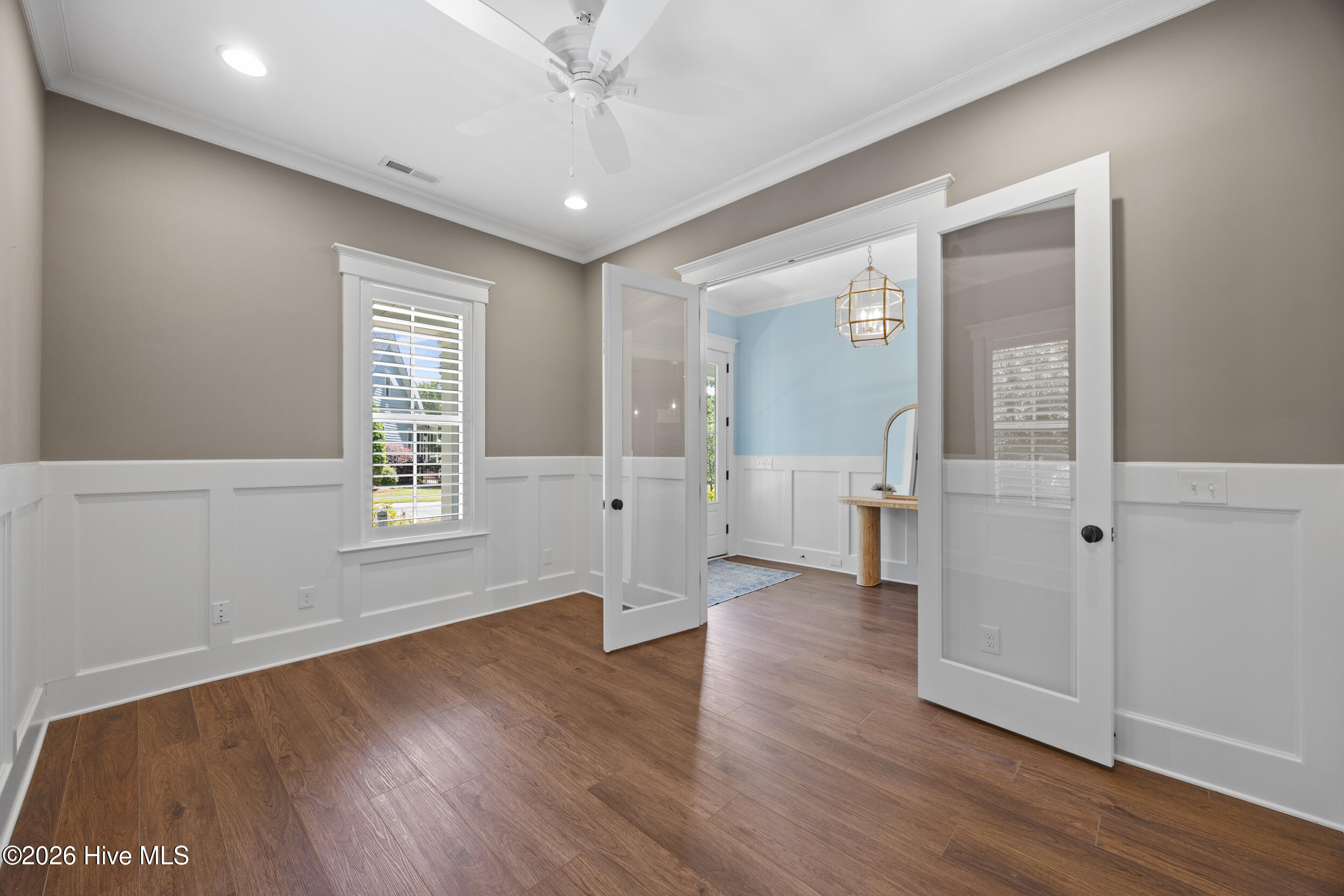 100569354 | Photo 10