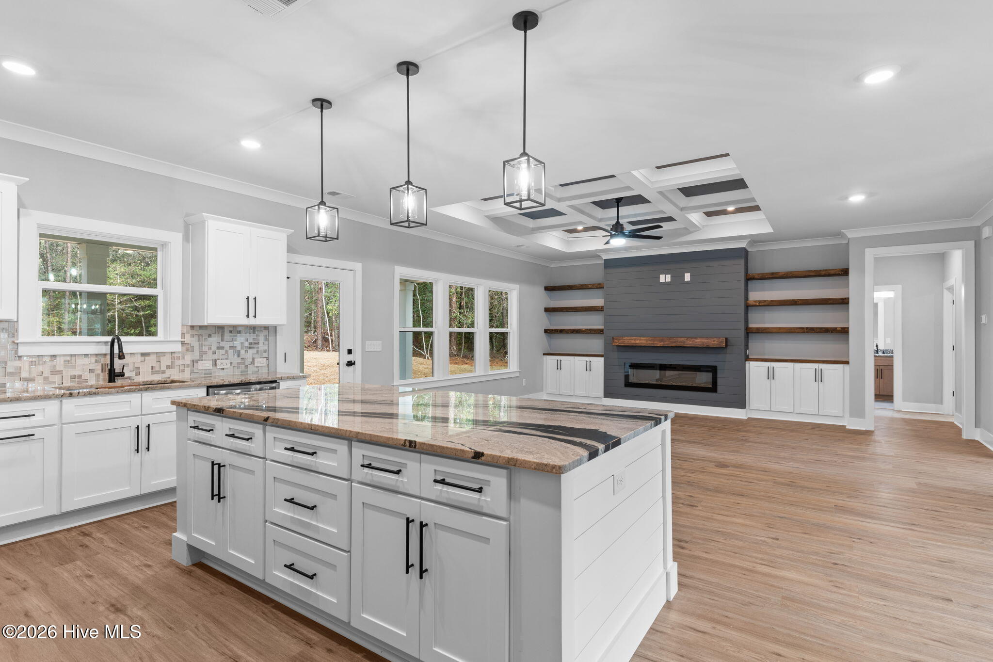 100557701 | Photo 10