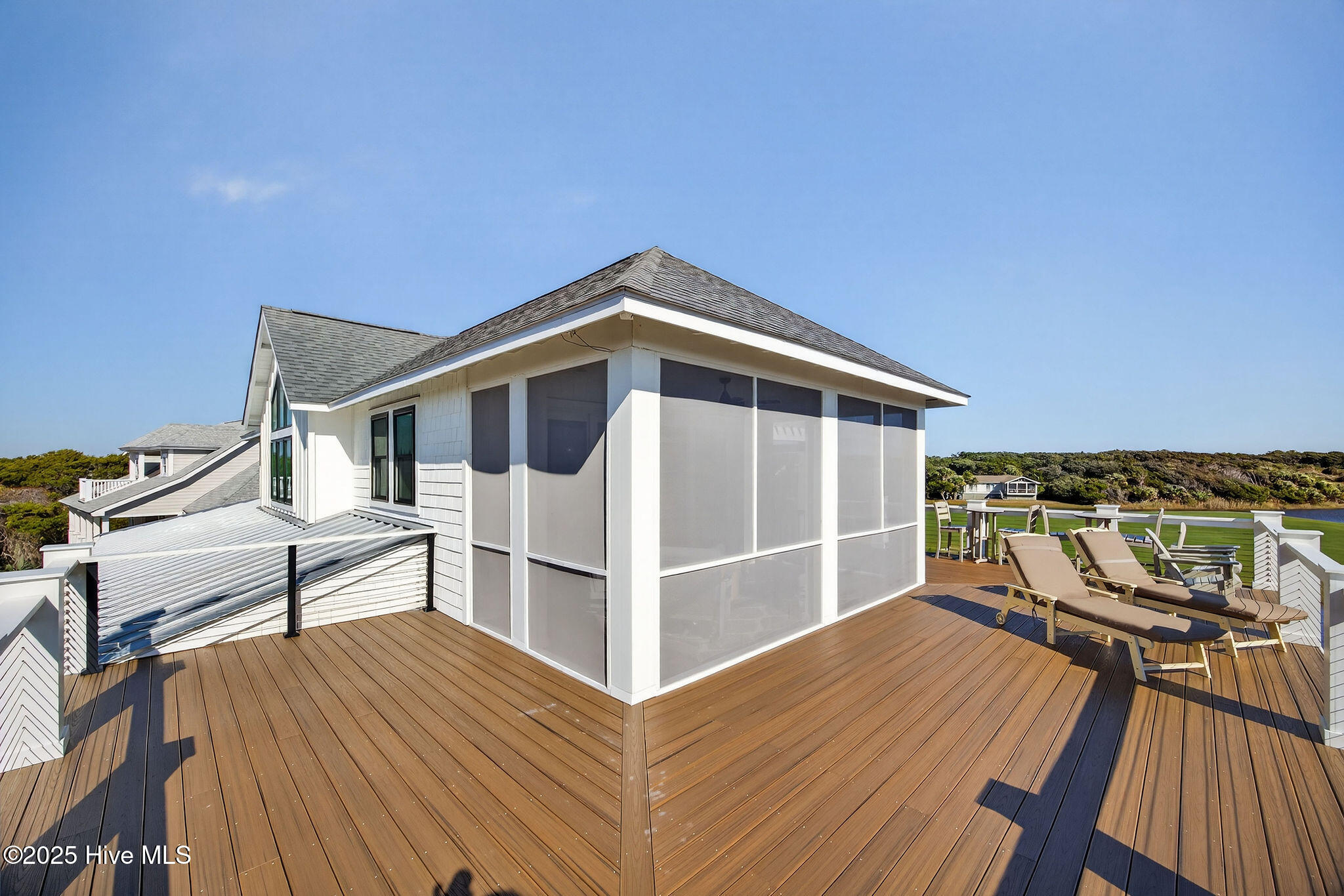 100541250 | Photo 39