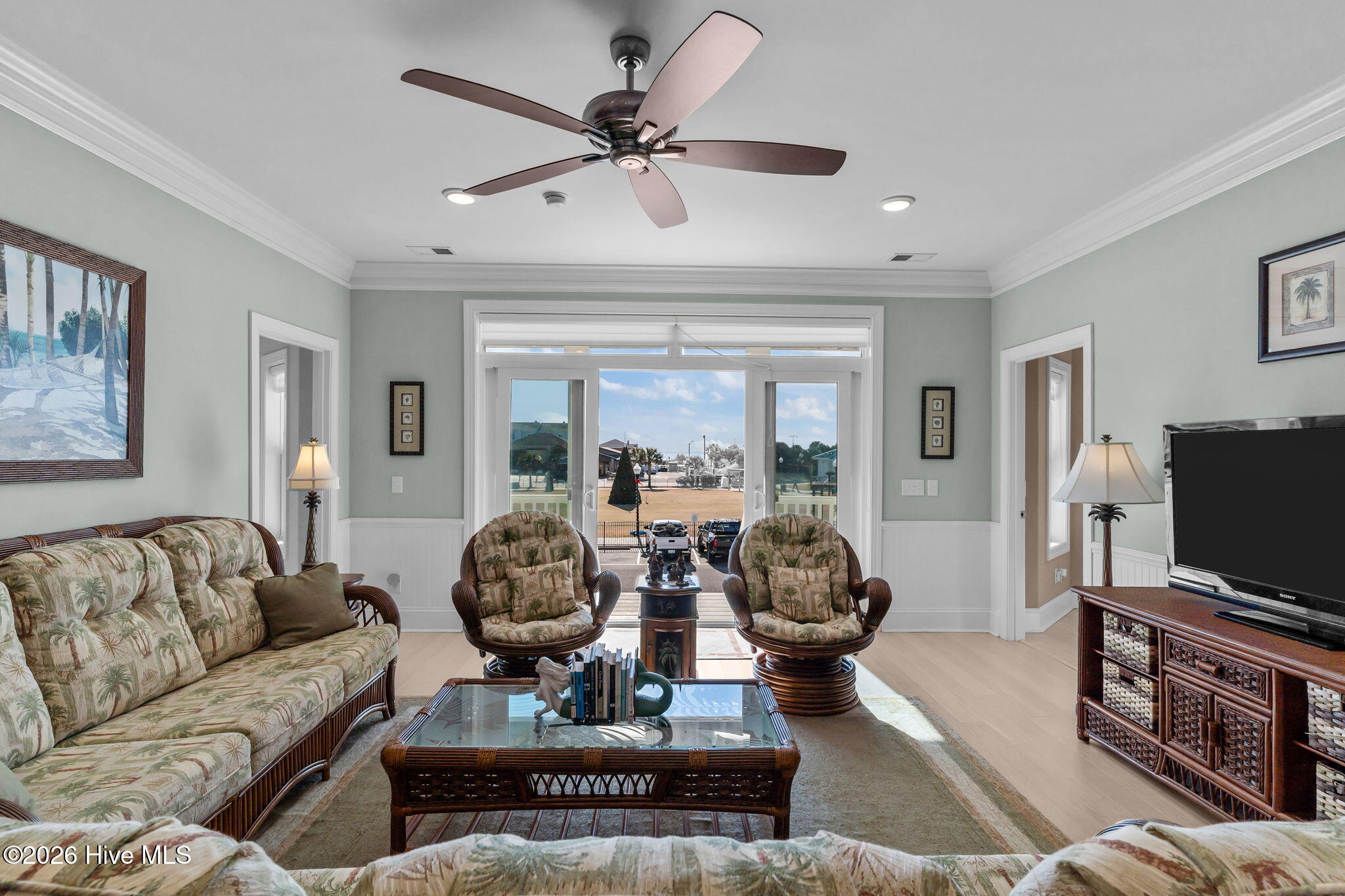 100549161 | Photo 37