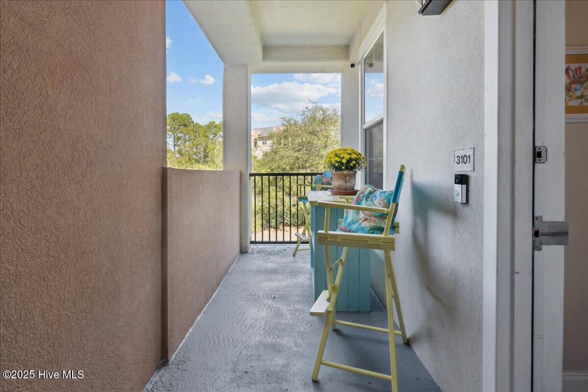 100535448 | Photo 18