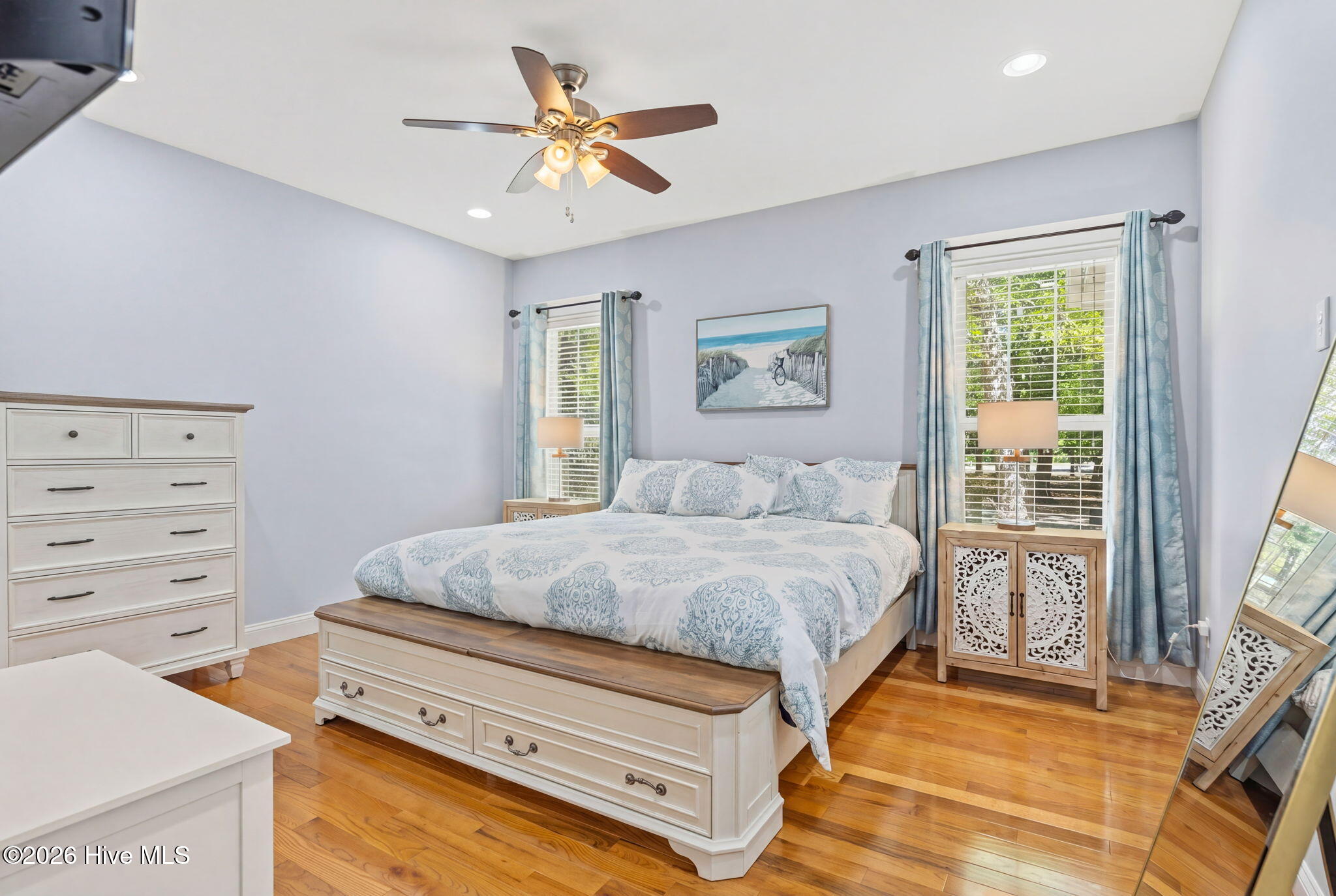 100568987 | Photo 20