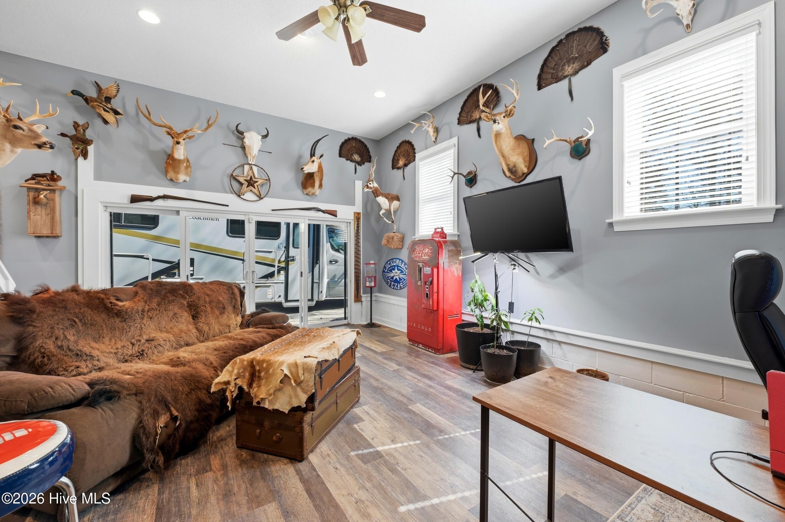 100557238 | Photo 31