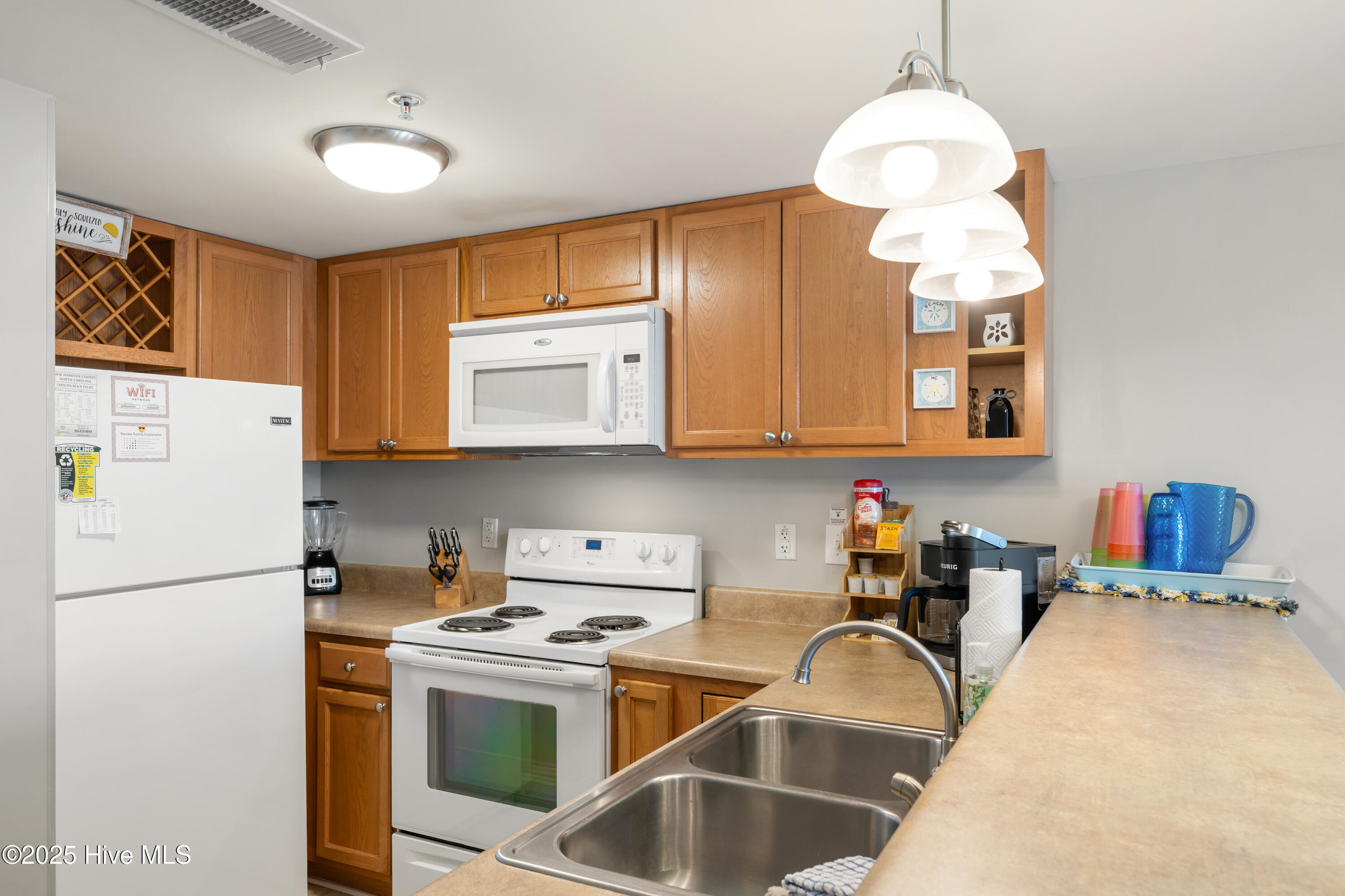 100562977 | Photo 28