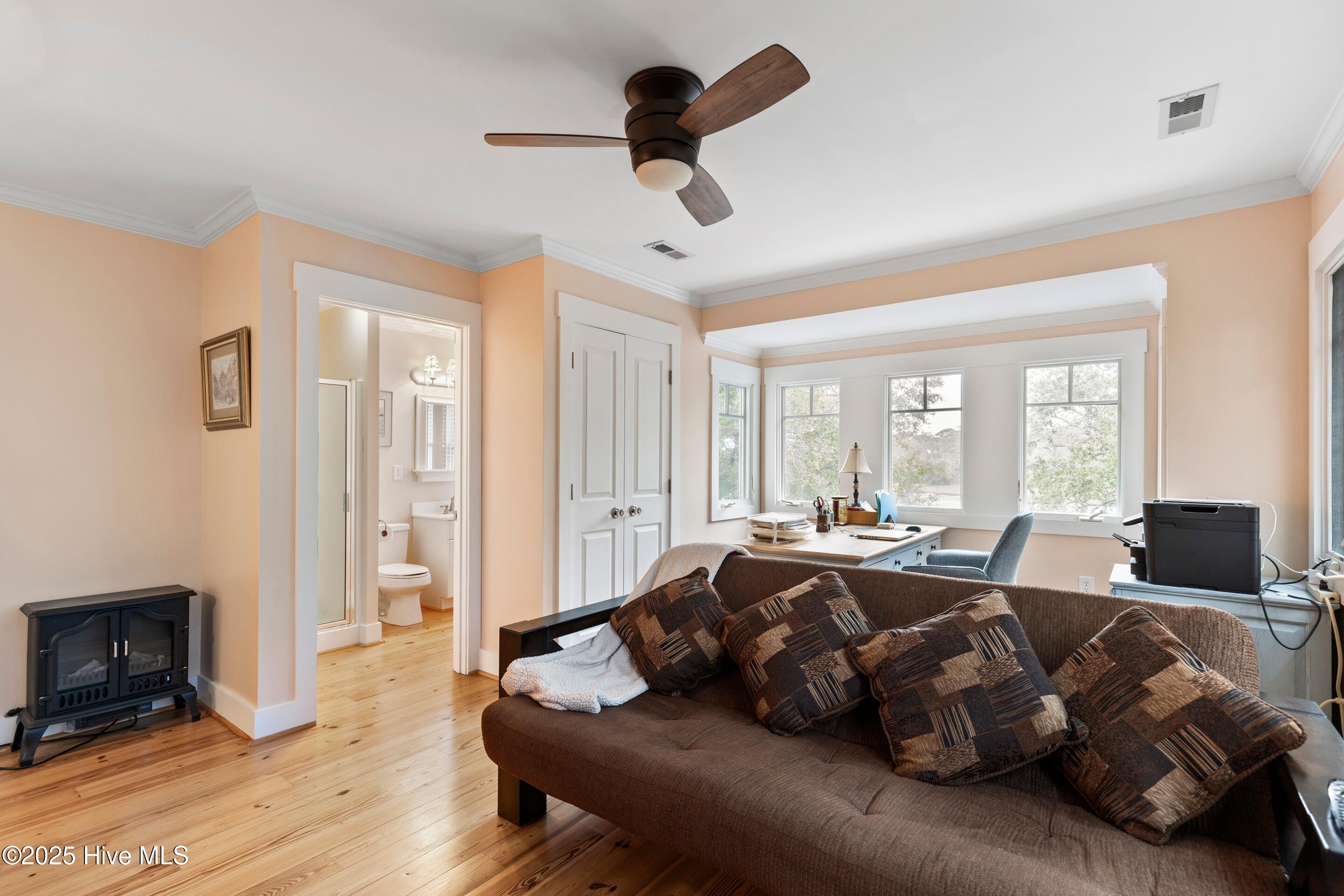 100544140 | Photo 49