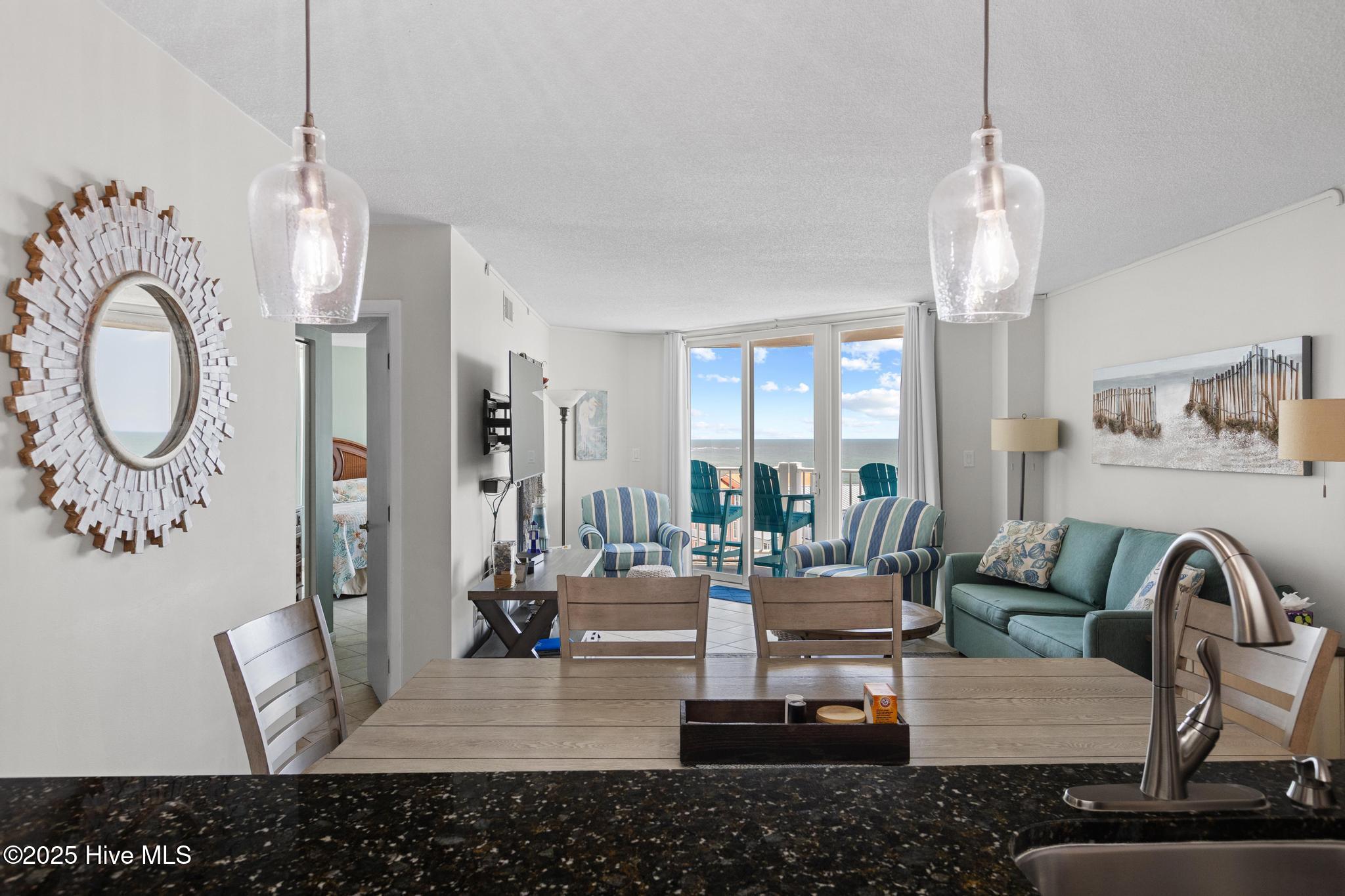 100515705 | Photo 11