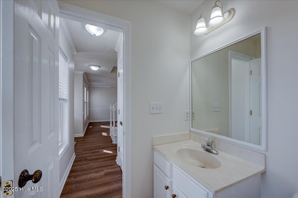 100546036 | Photo 25