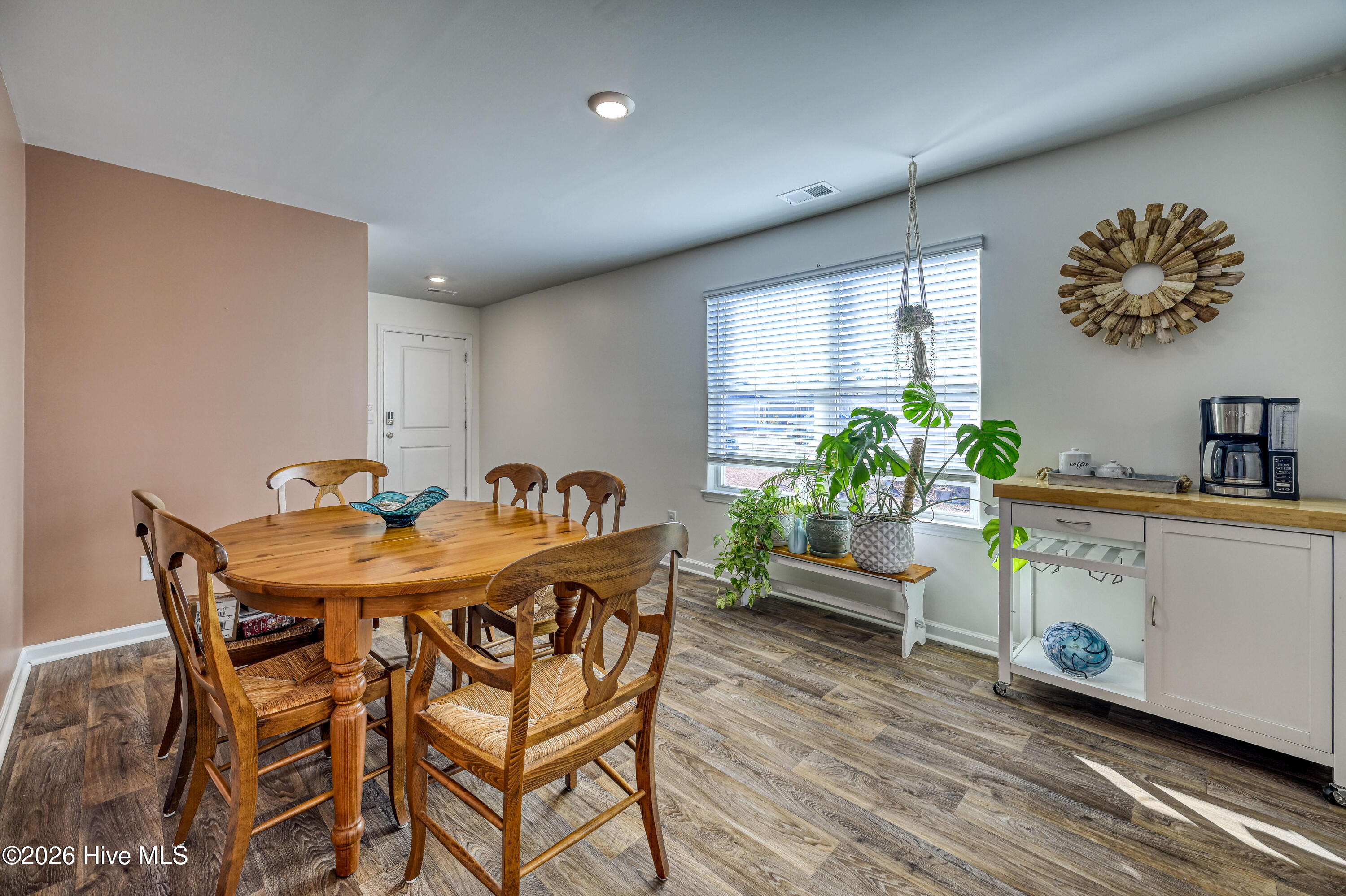 100551064 | Photo 12