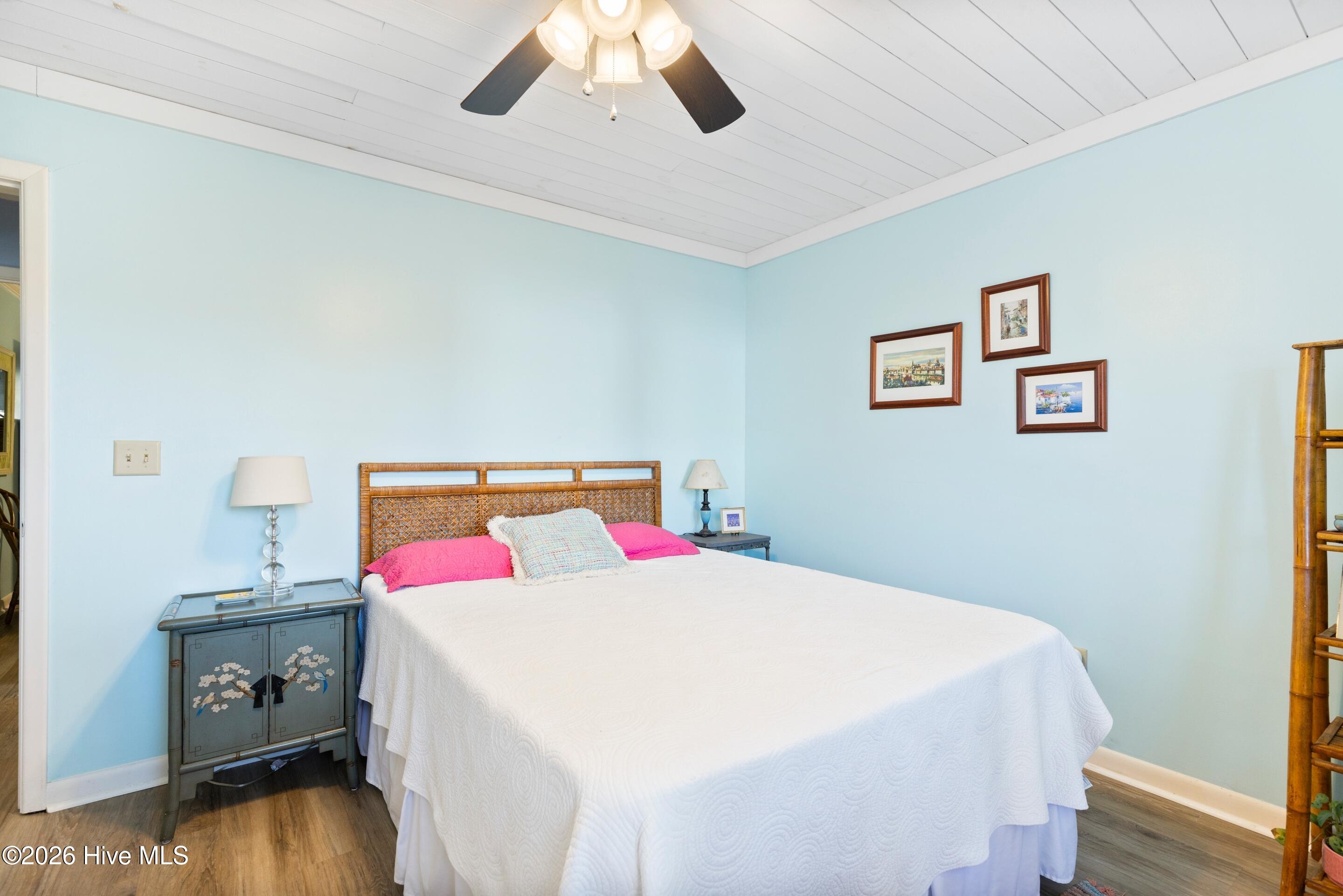 100550248 | Photo 40