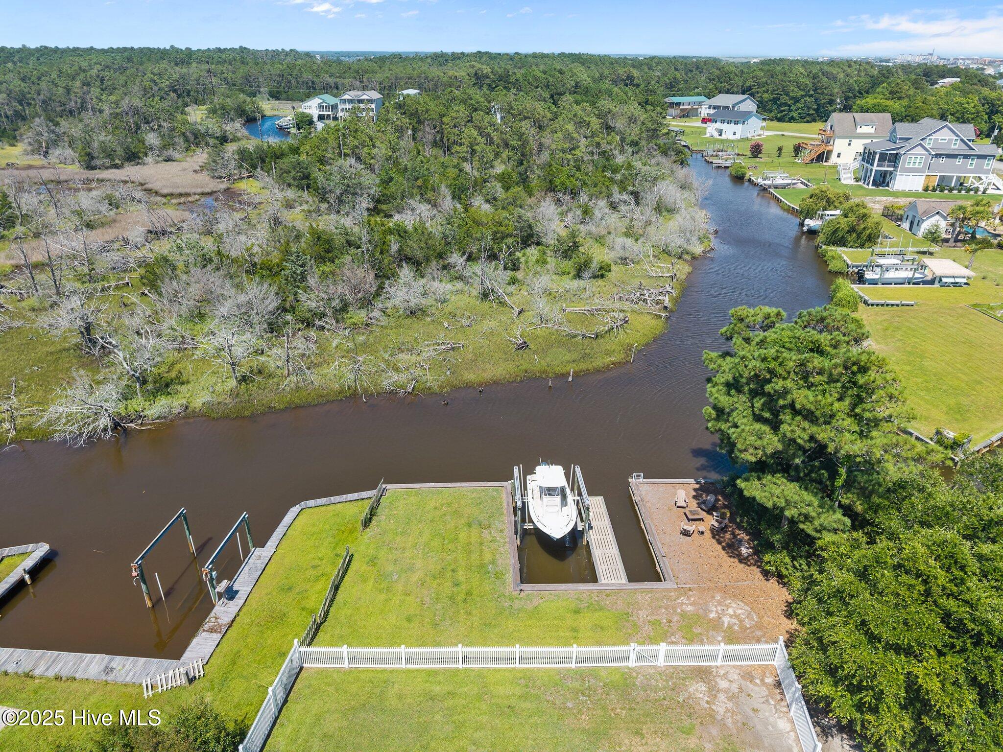 100517402 | Photo 74