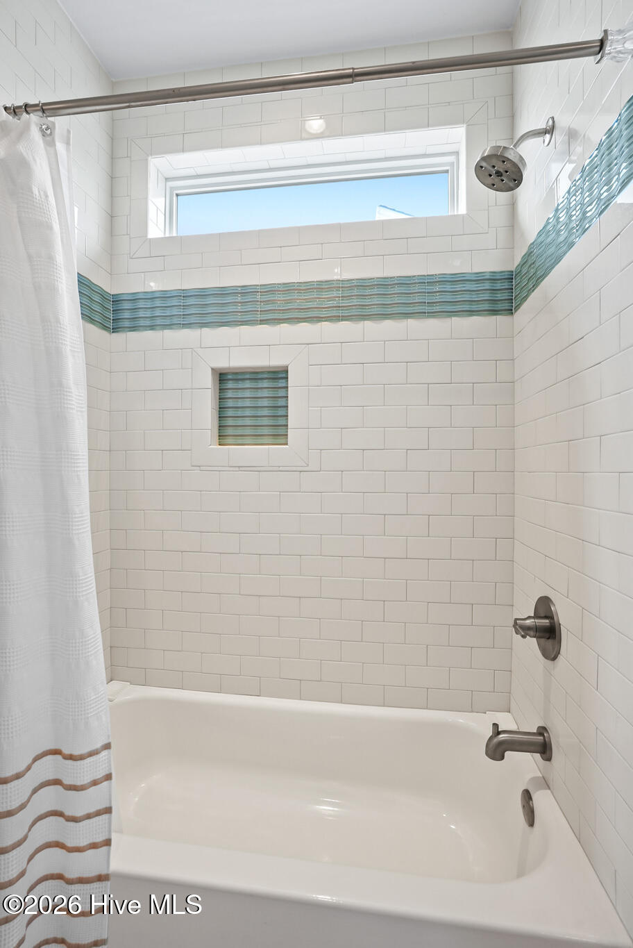 100558393 | Photo 28