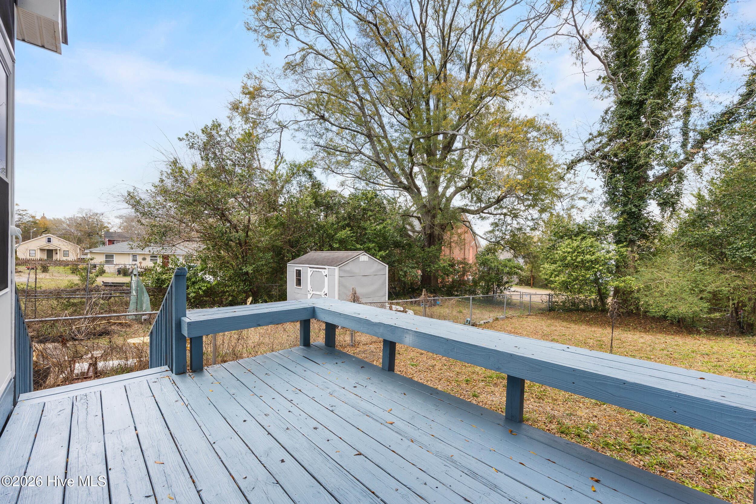 100558916 | Photo 36