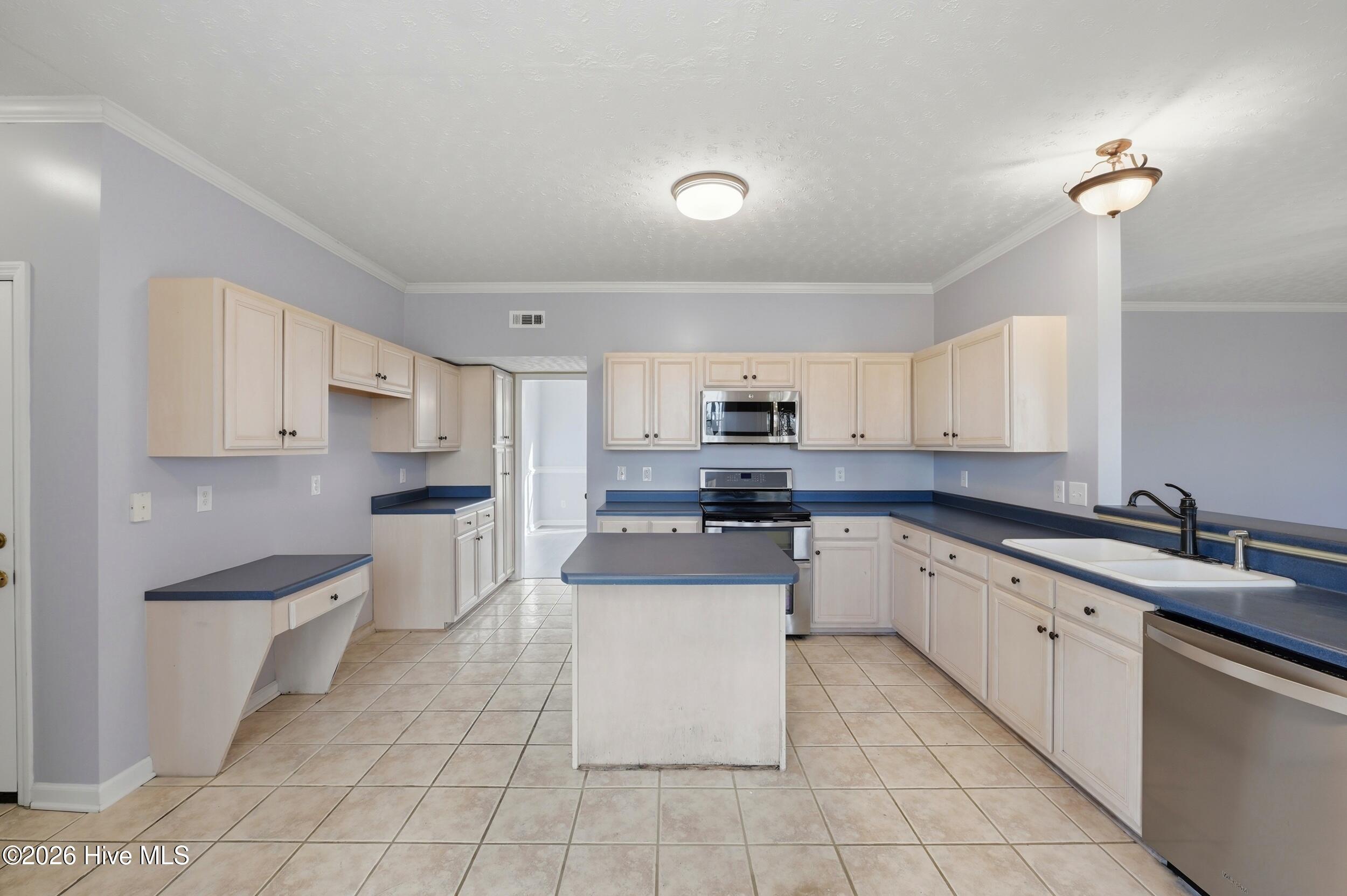 100559953 | Photo 13