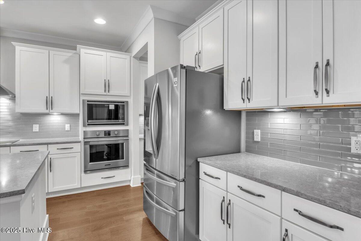 100523445 | Photo 14