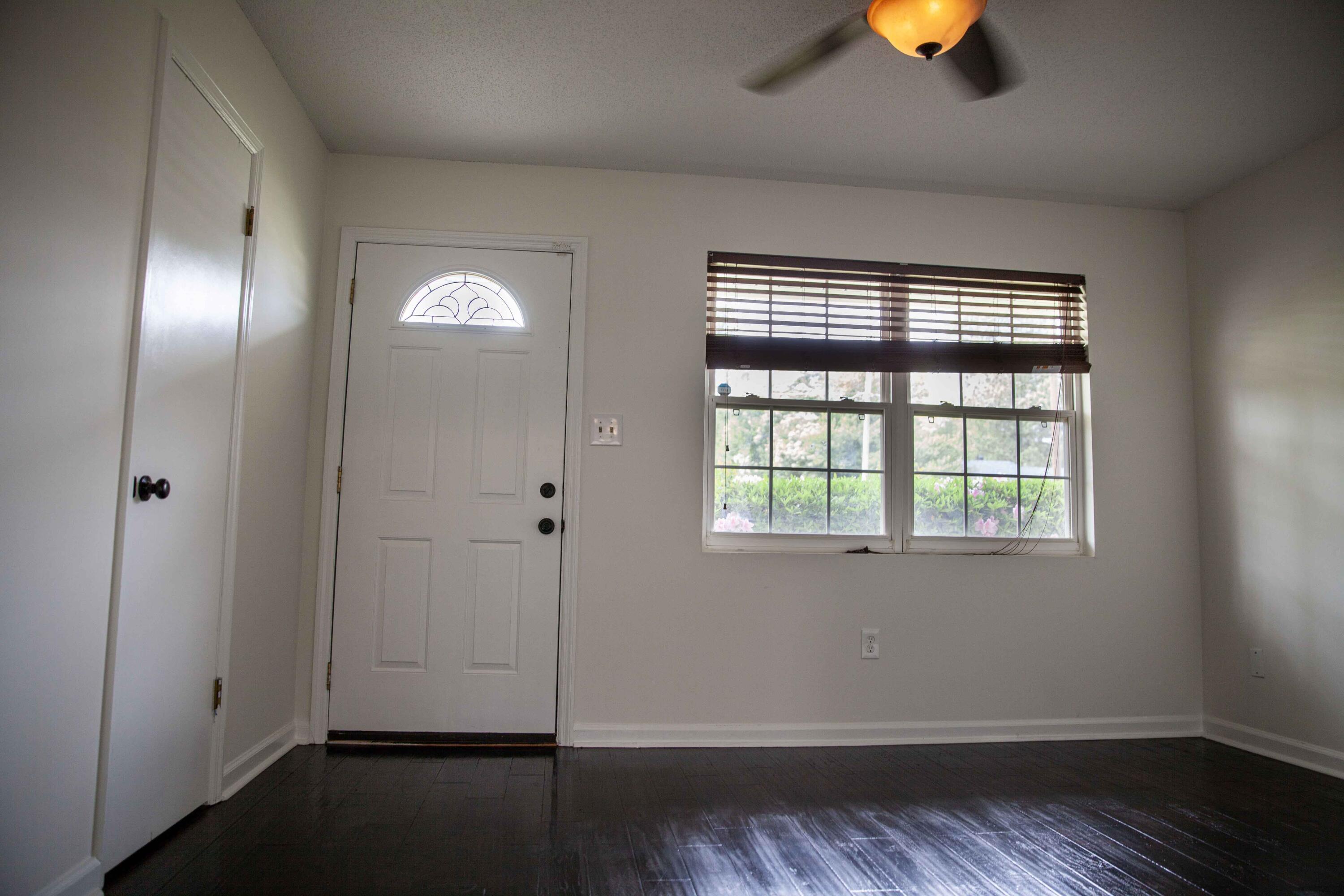 2LivingRoom4