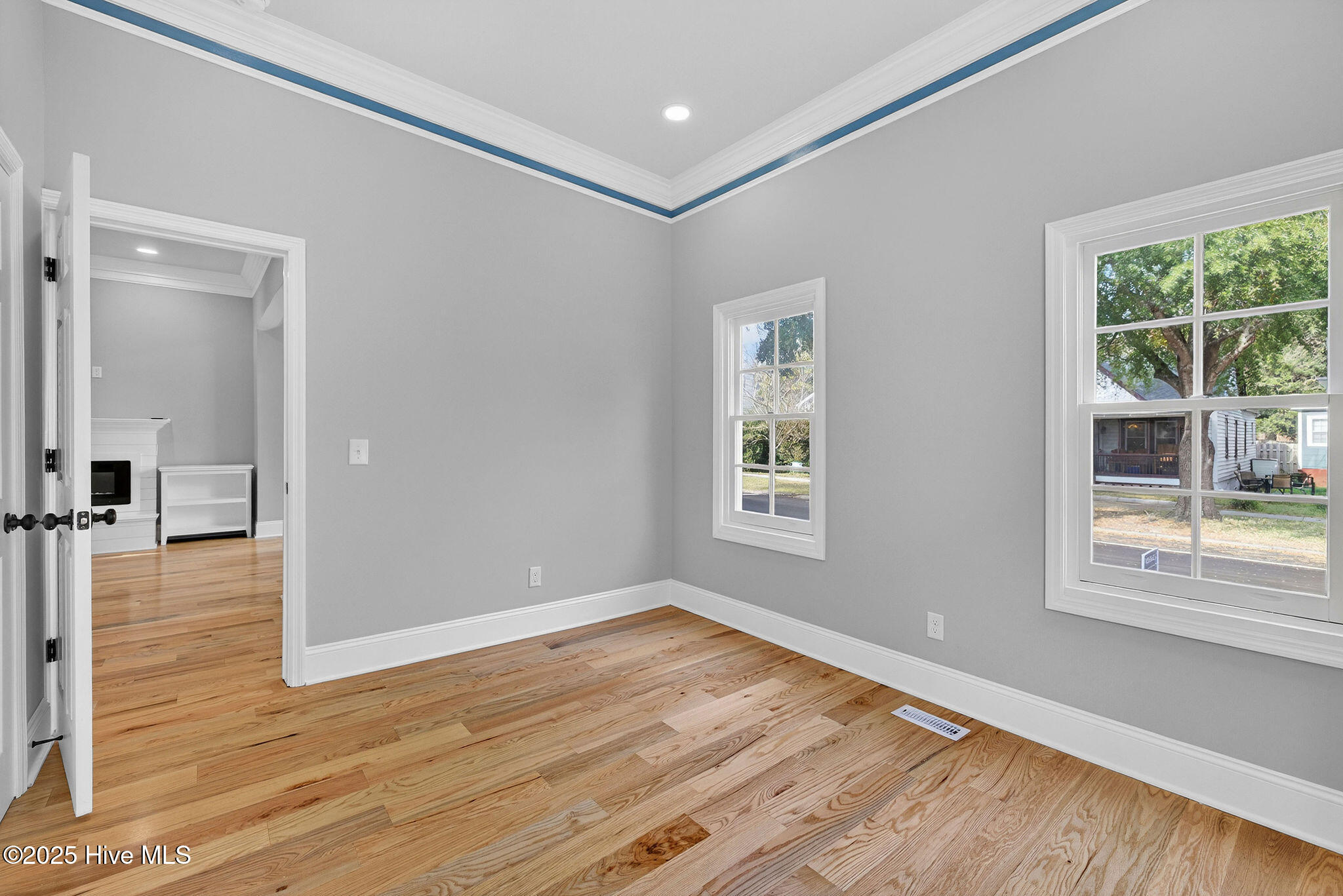 100537754 | Photo 17