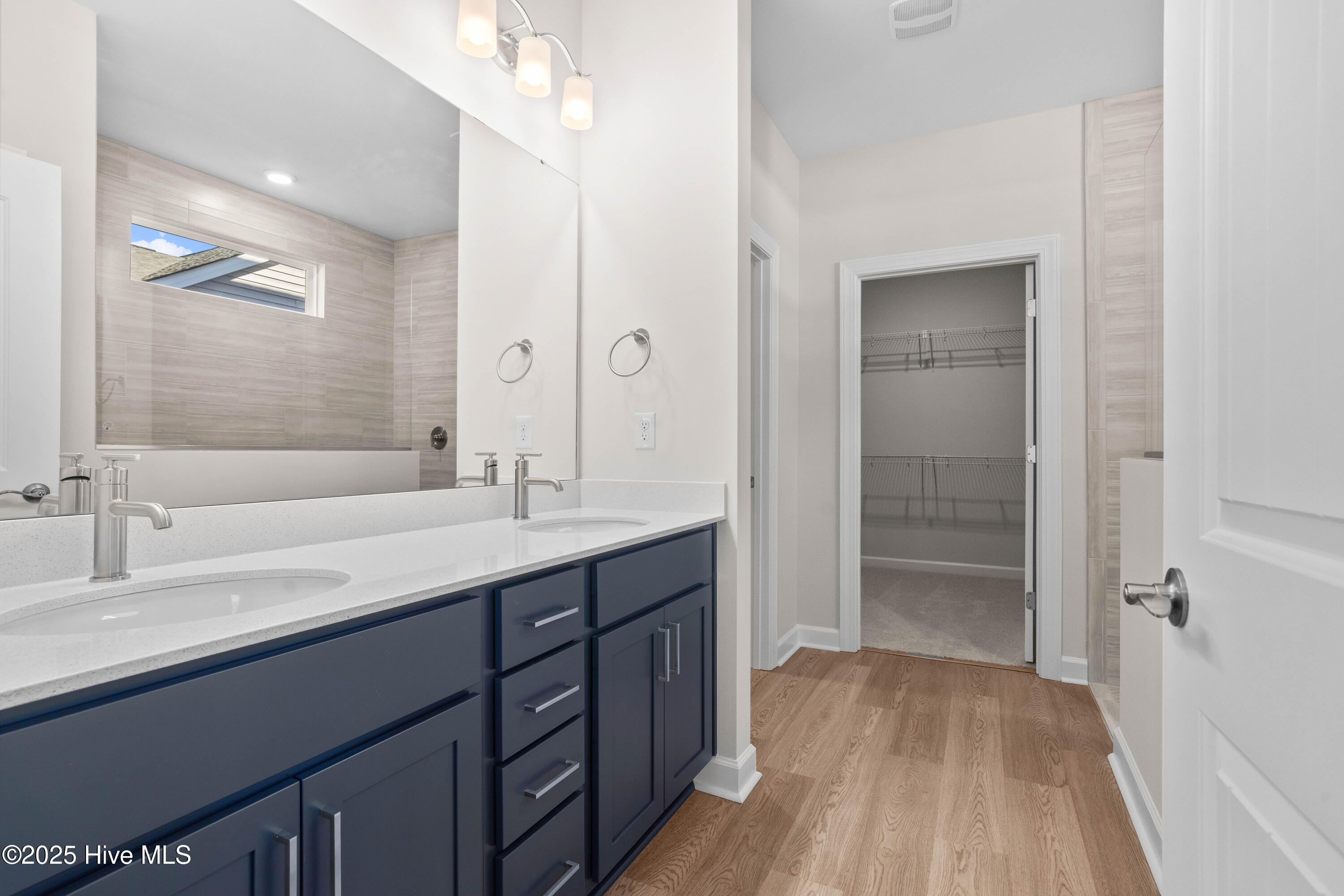 100499661 | Photo 21