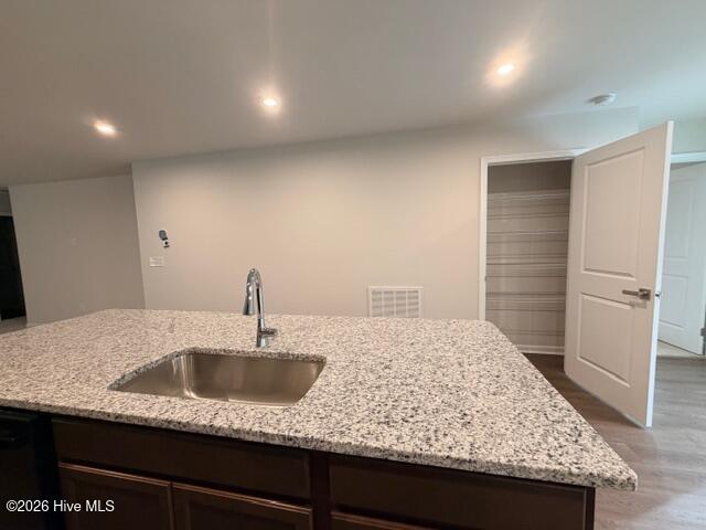 100561123 | Photo 30