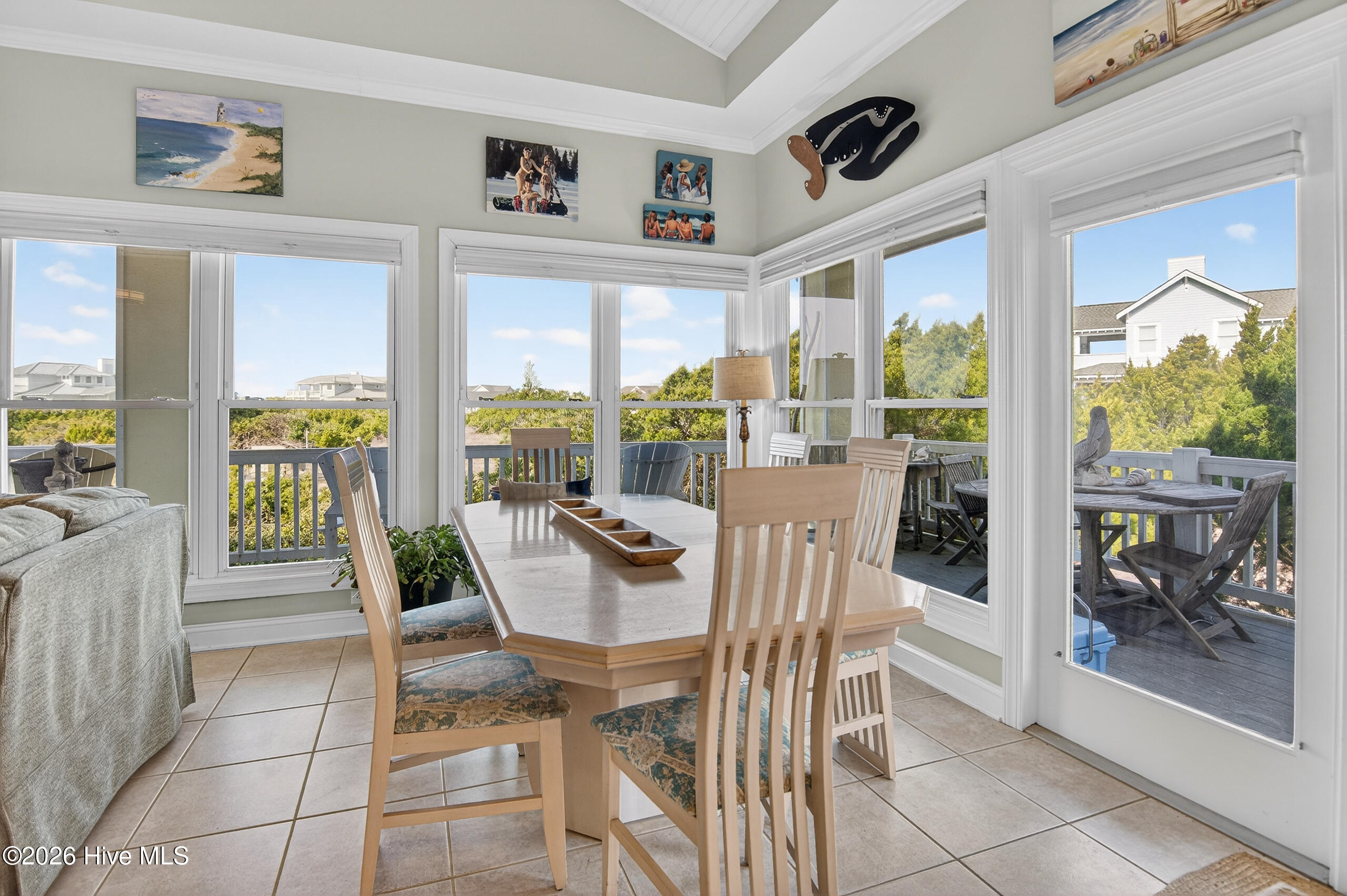 100556296 | Photo 14