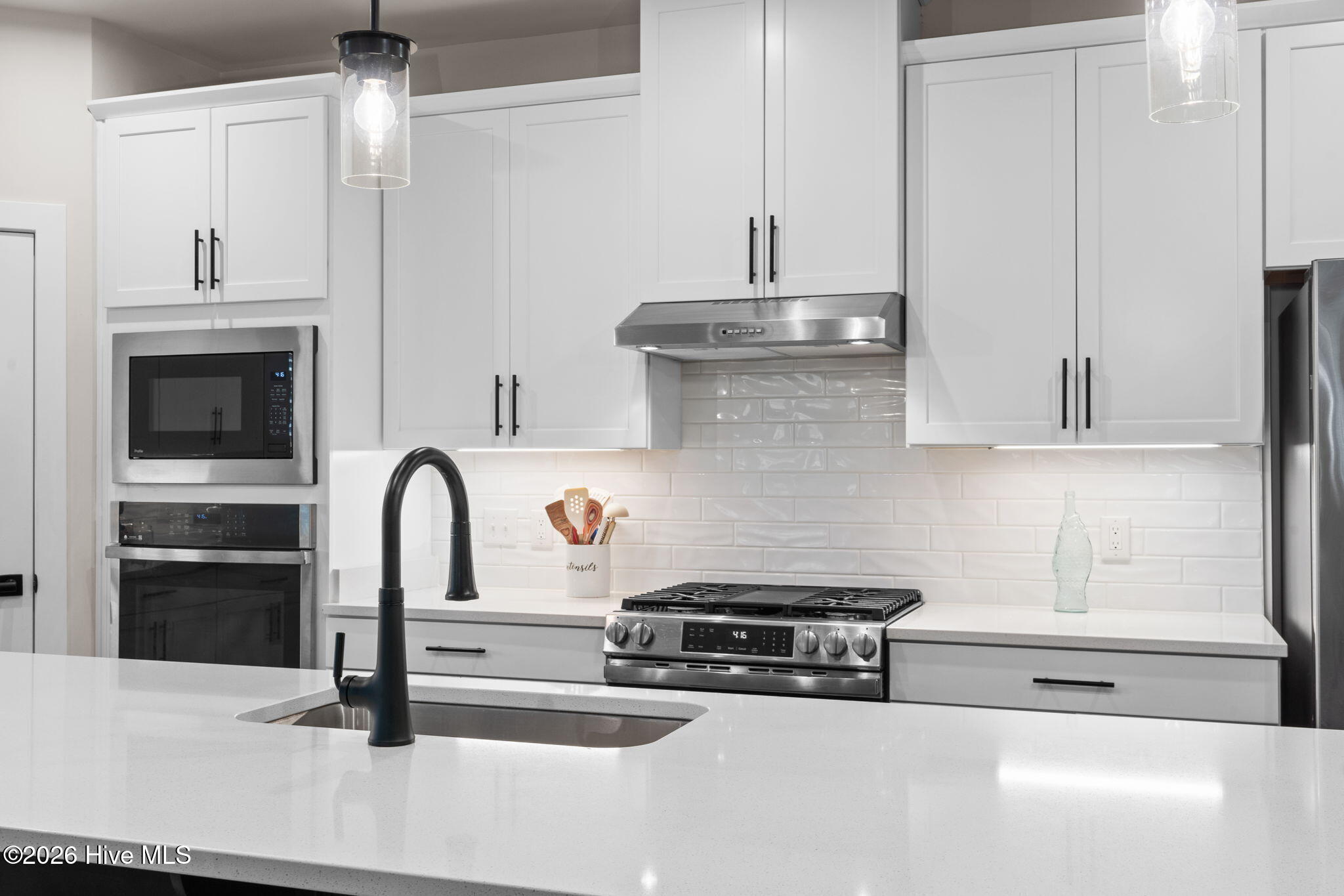 100550321 | Photo 13