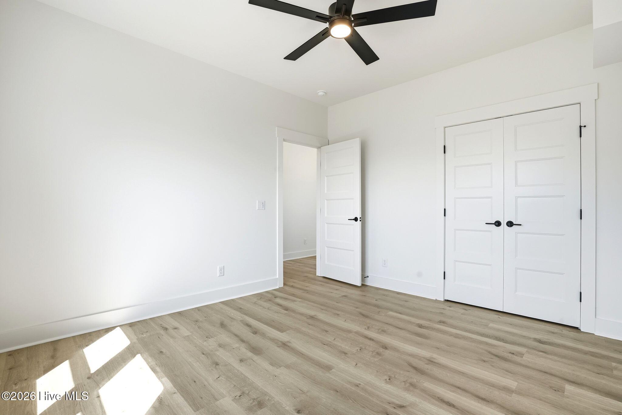 100561284 | Photo 24