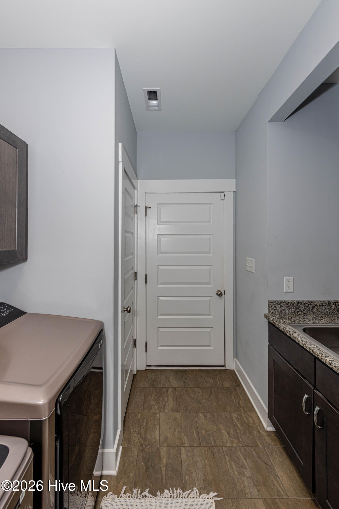 100559174 | Photo 38