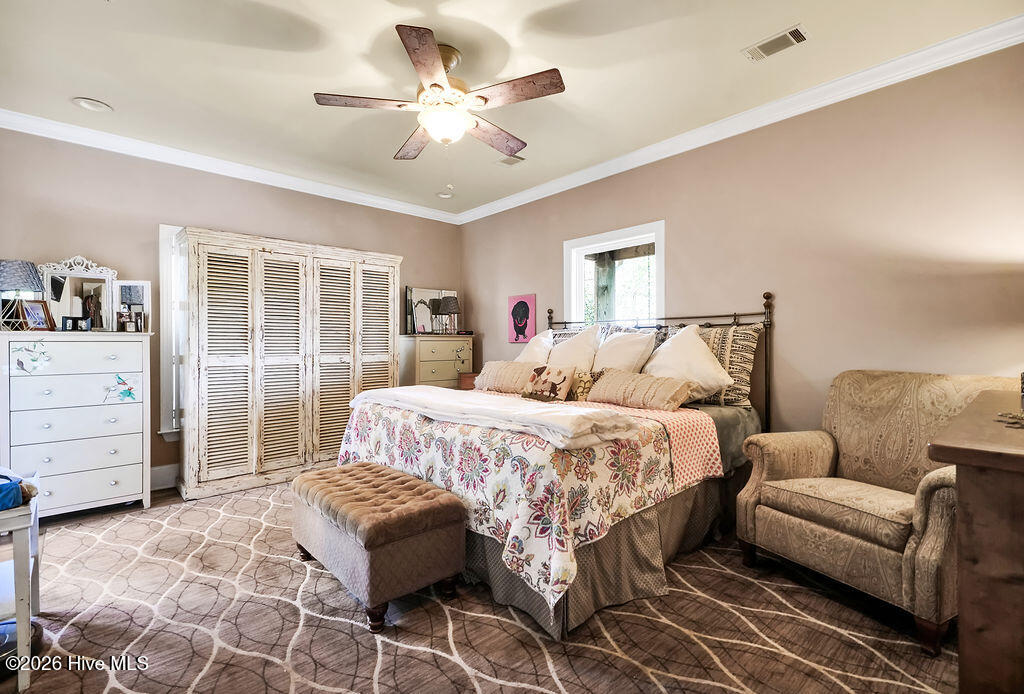 100560144 | Photo 16