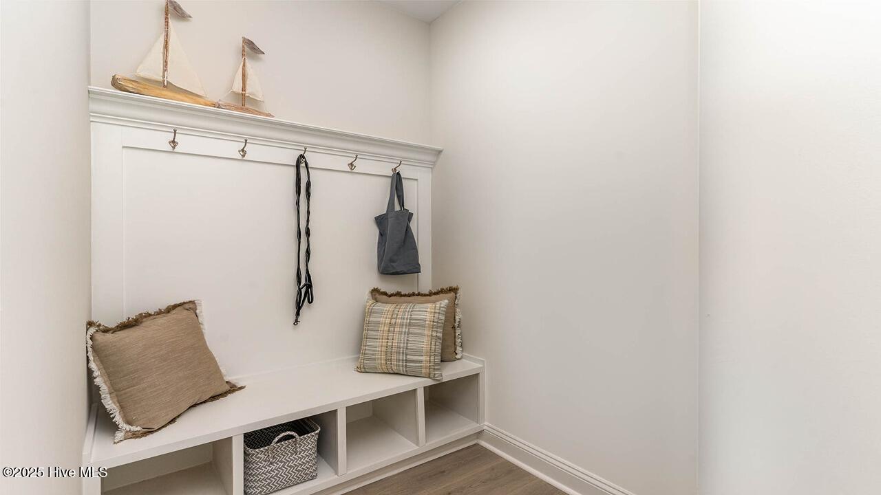 100536222 | Photo 13