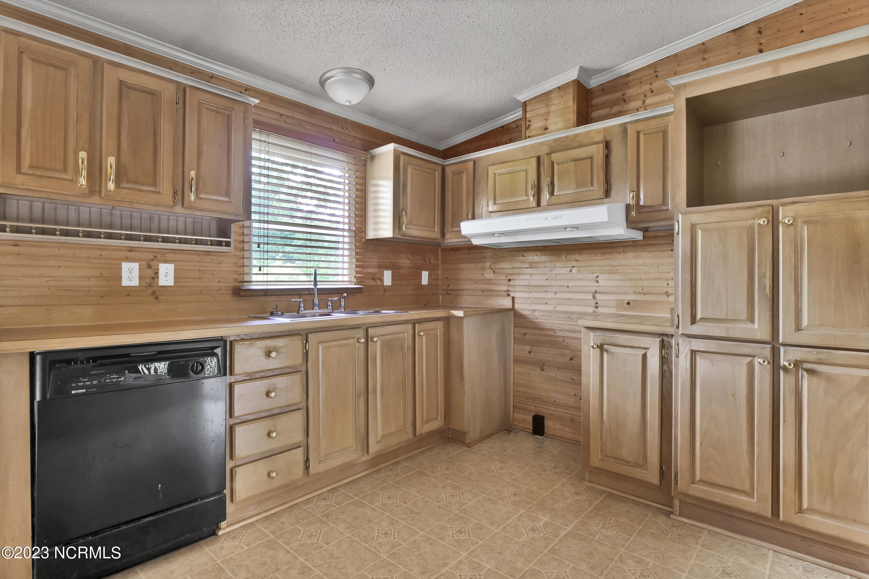 100552996 | Photo 15