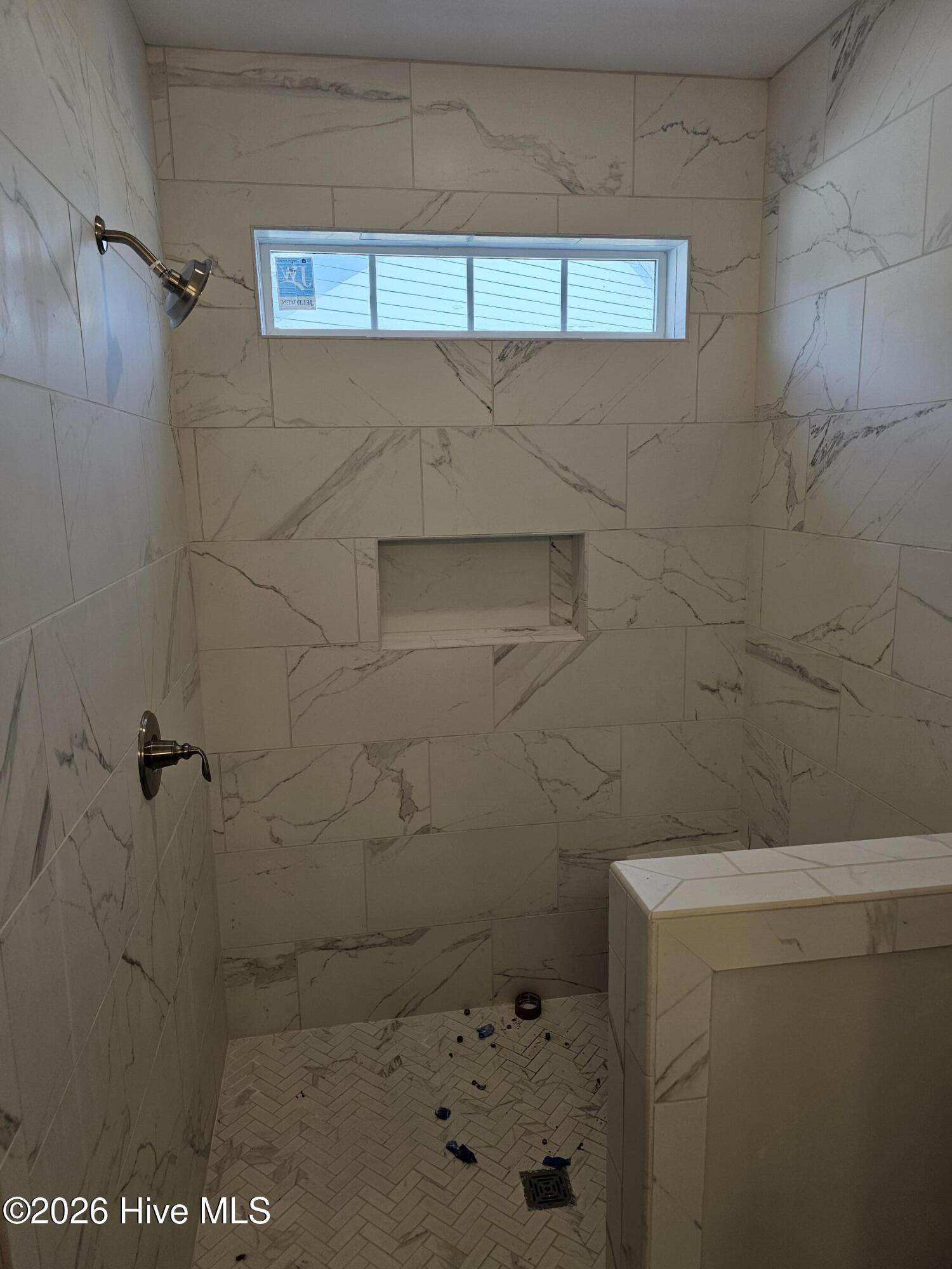 100560866 | Photo 12