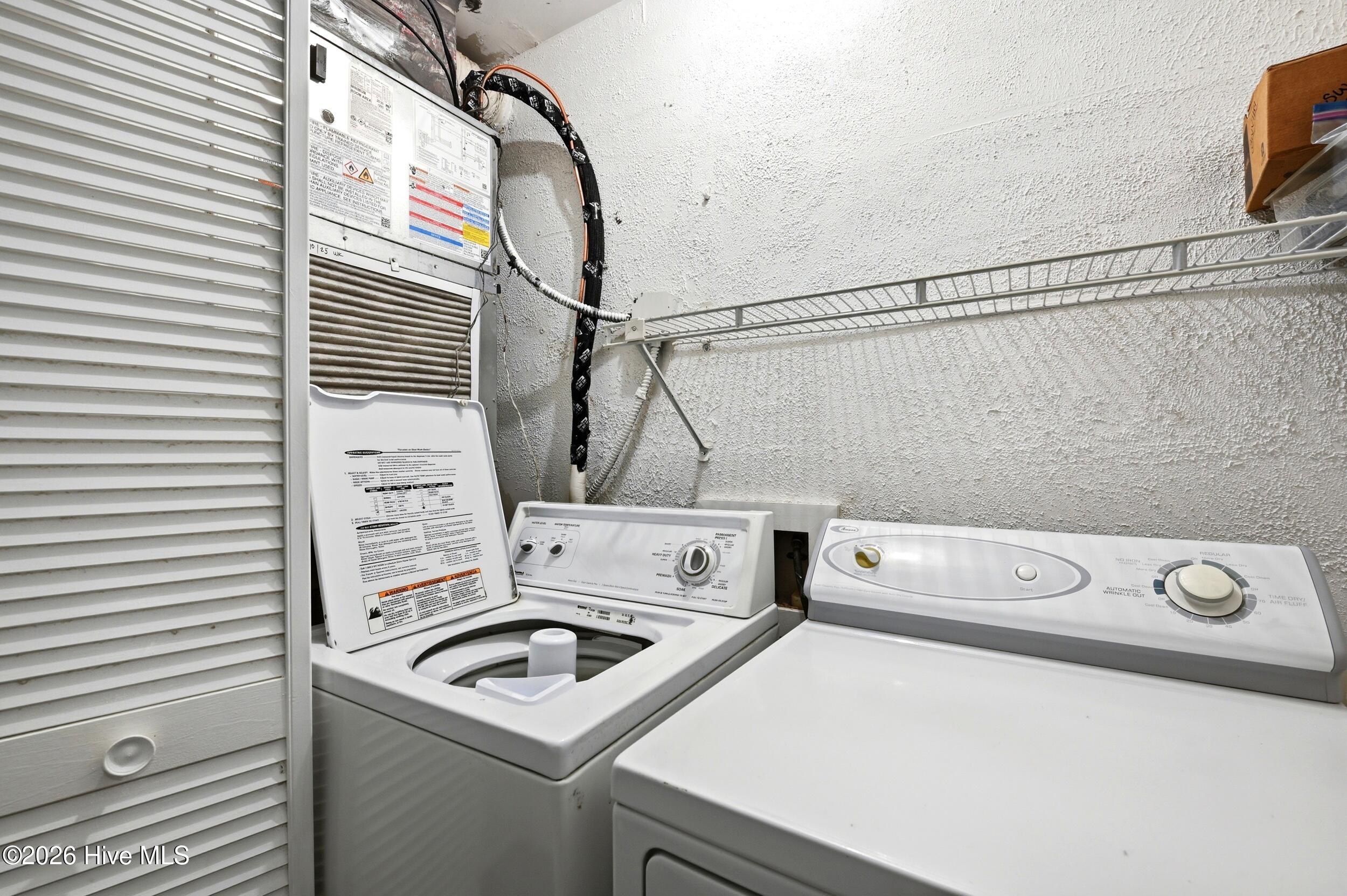 100569136 | Photo 23