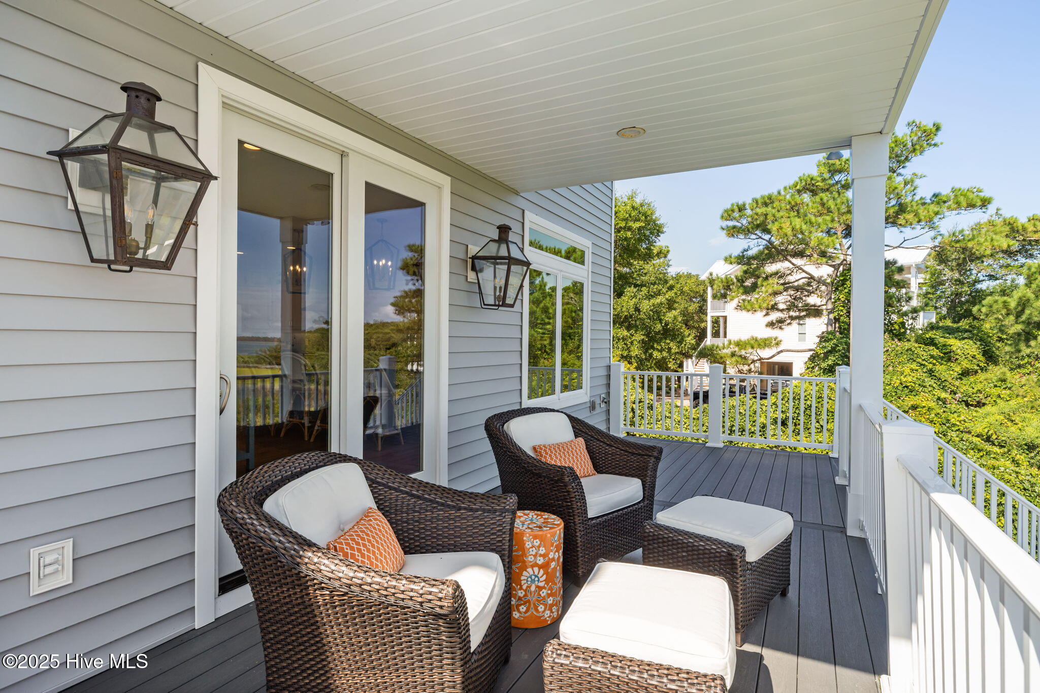 100549920 | Photo 41