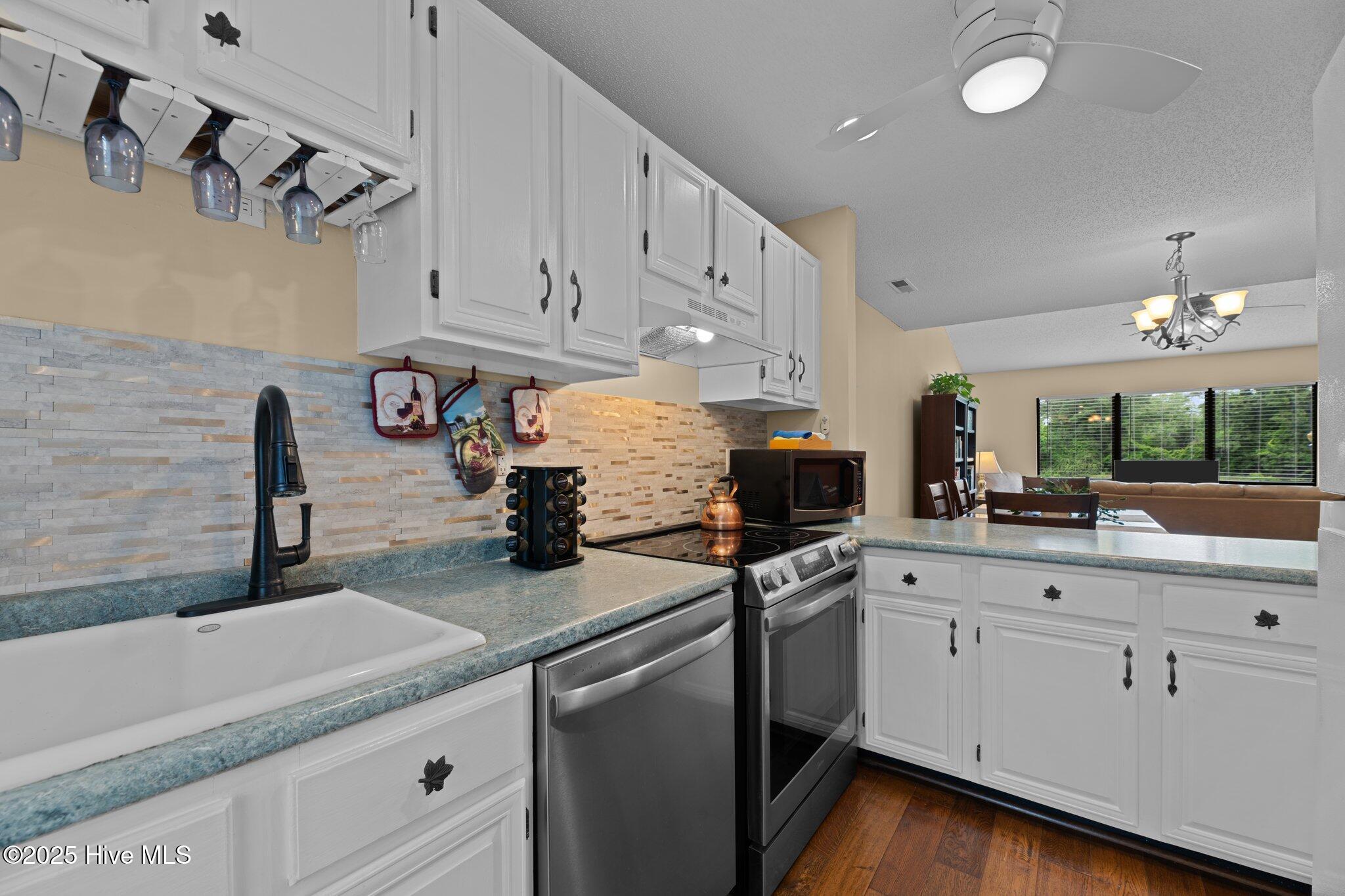 Homes for sale in New Bern, NC | 7302 Windward Dr, New Bern, NC 28560 | MLS# 100514687