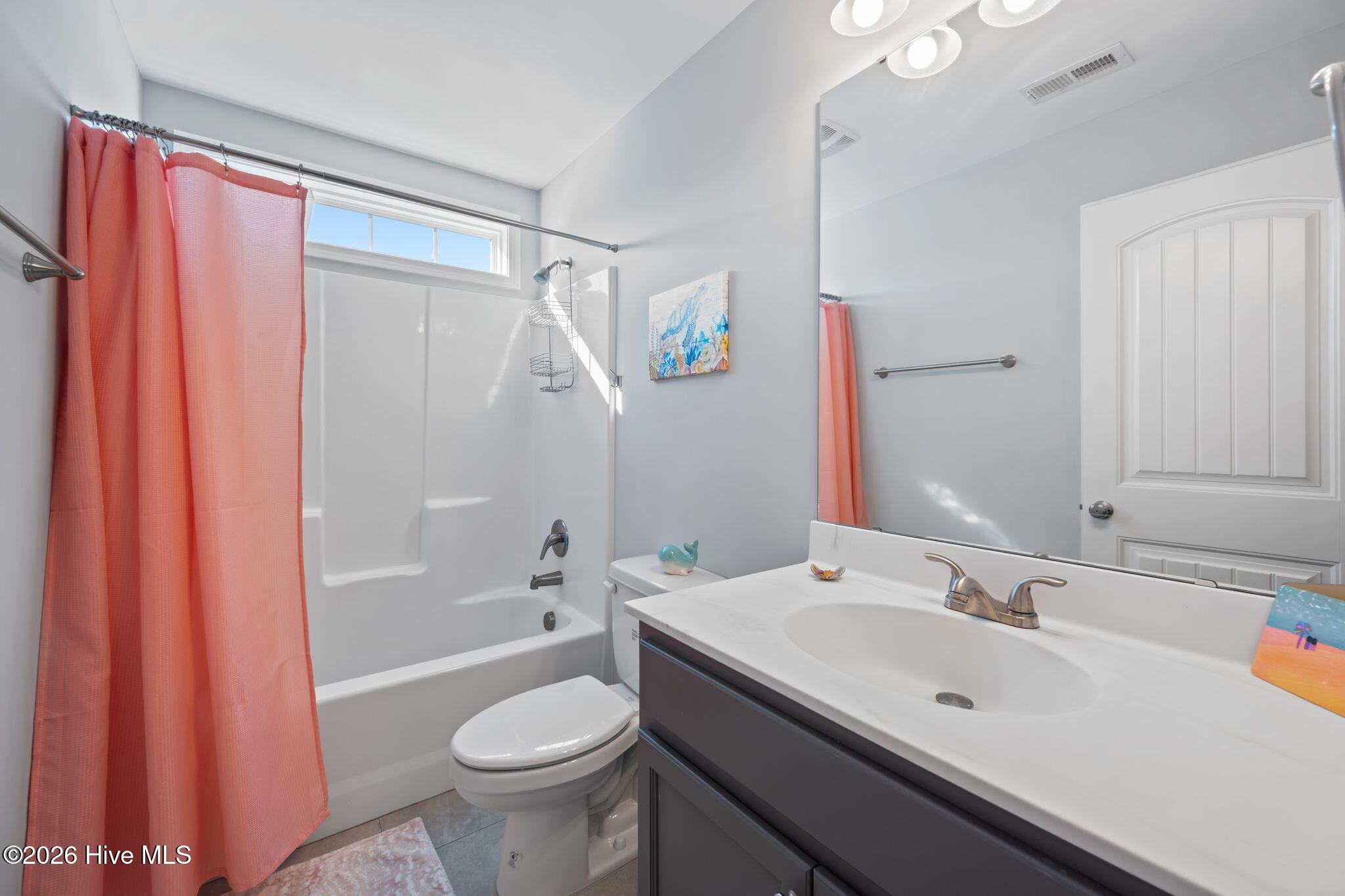 100561377 | Photo 30