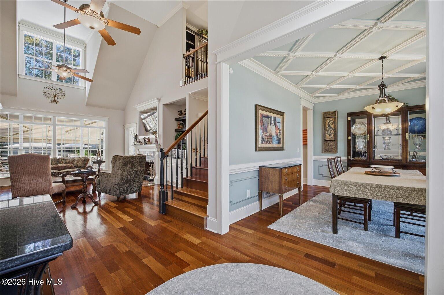 100564317 | Photo 18